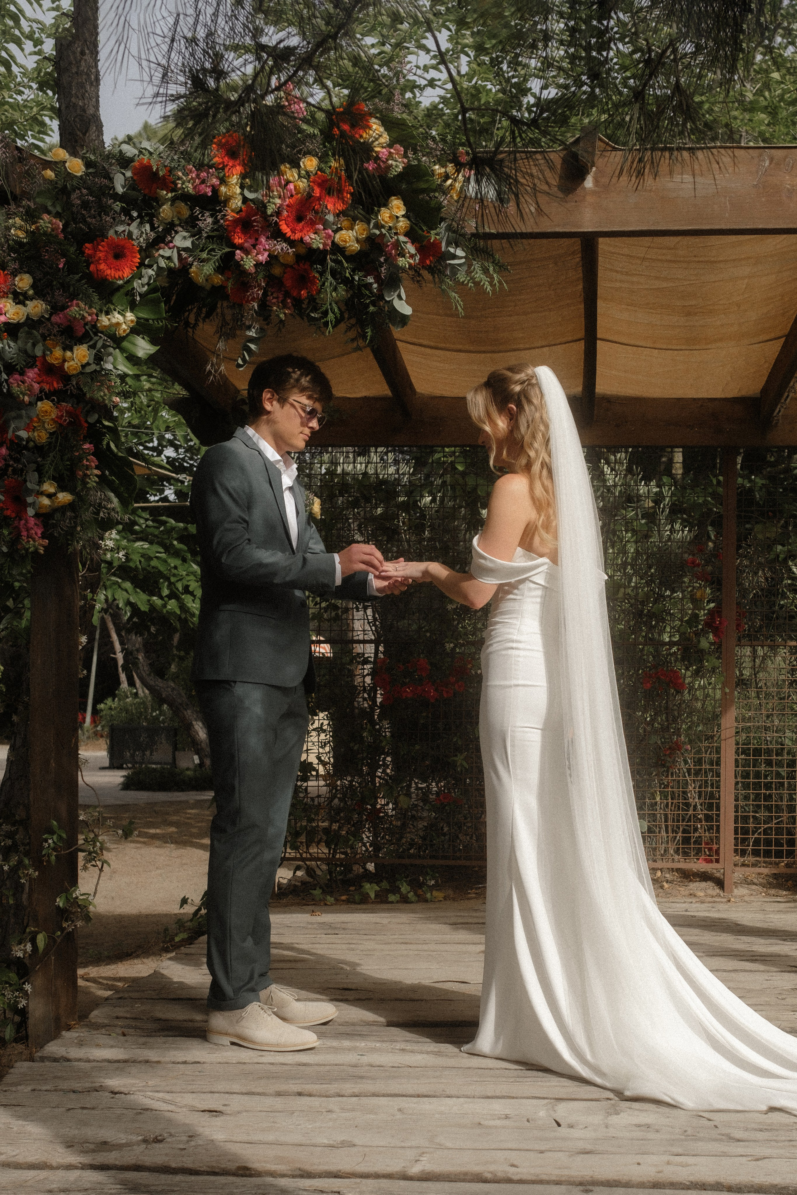 Mari & Tom. Paola wedding photographer / videographer in Barcelona