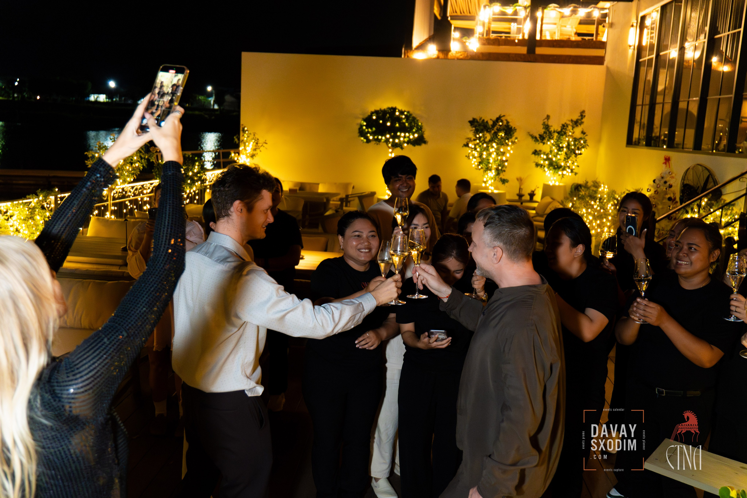 Новогодняя вечеринка | Фоторепортаж | Афиша | DAVAYSXODIM.com PHUKET. АФИША|ФОТОРЕПОРТАЖИ|ИВЕНТЫ|ПХУКЕТ