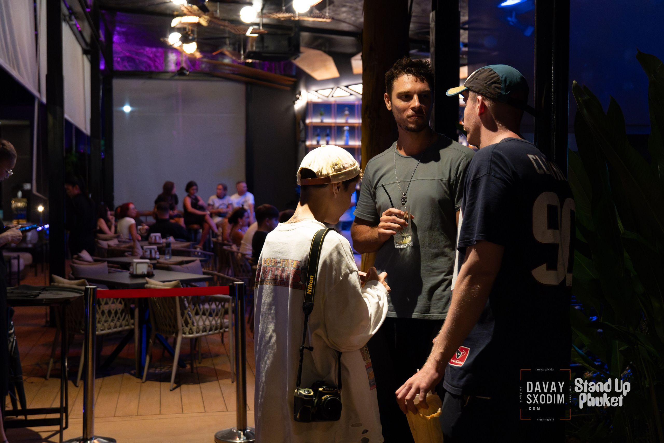 Standup Влада Лапина | Фоторепортаж | Афиша | DAVAYSXODIM.com PHUKET. АФИША|ФОТОРЕПОРТАЖИ|ИВЕНТЫ|ПХУКЕТ