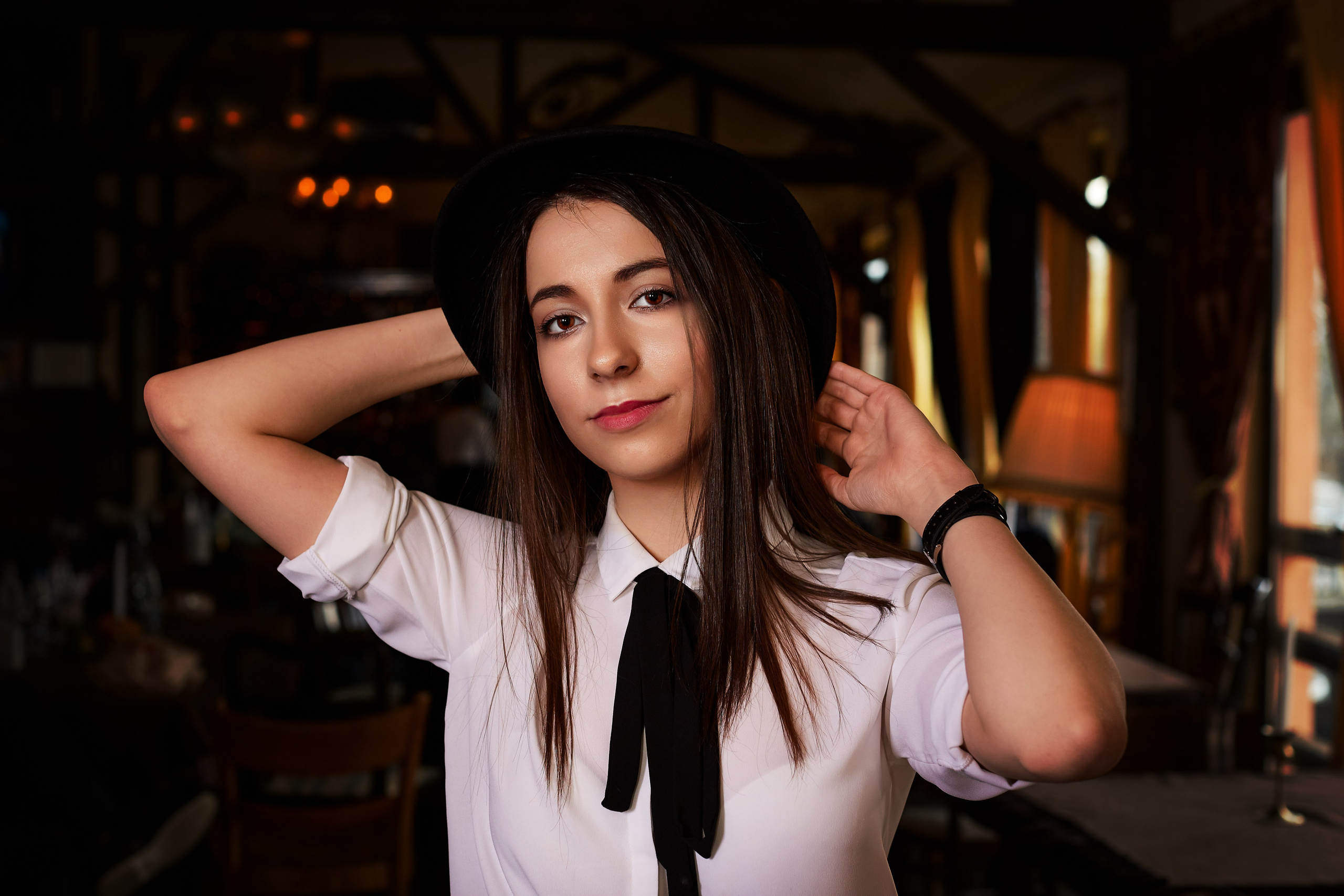 Portrete diverse — 2. Pagina principală