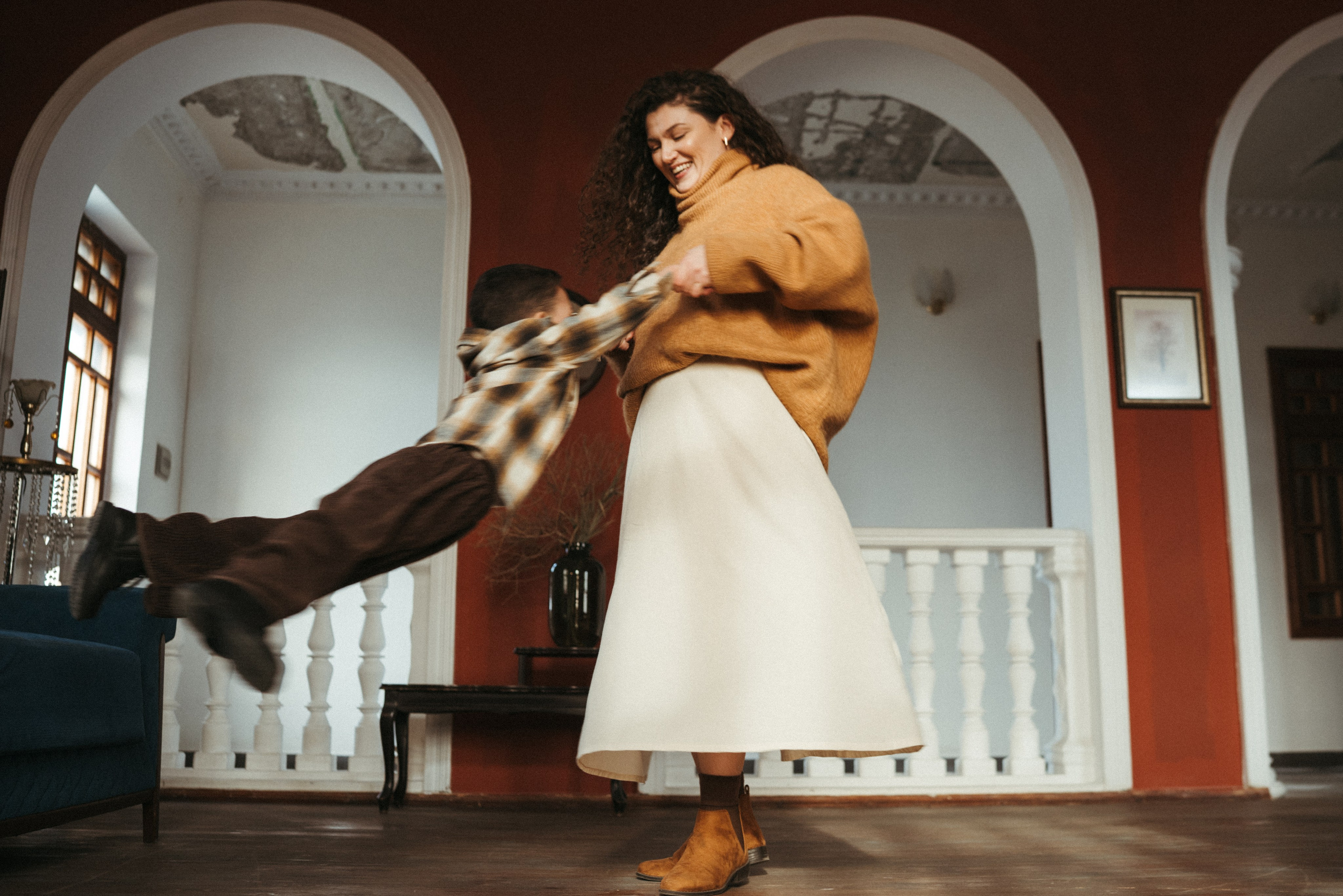 Lika and Anar. Family photographer in Saudi Arabia