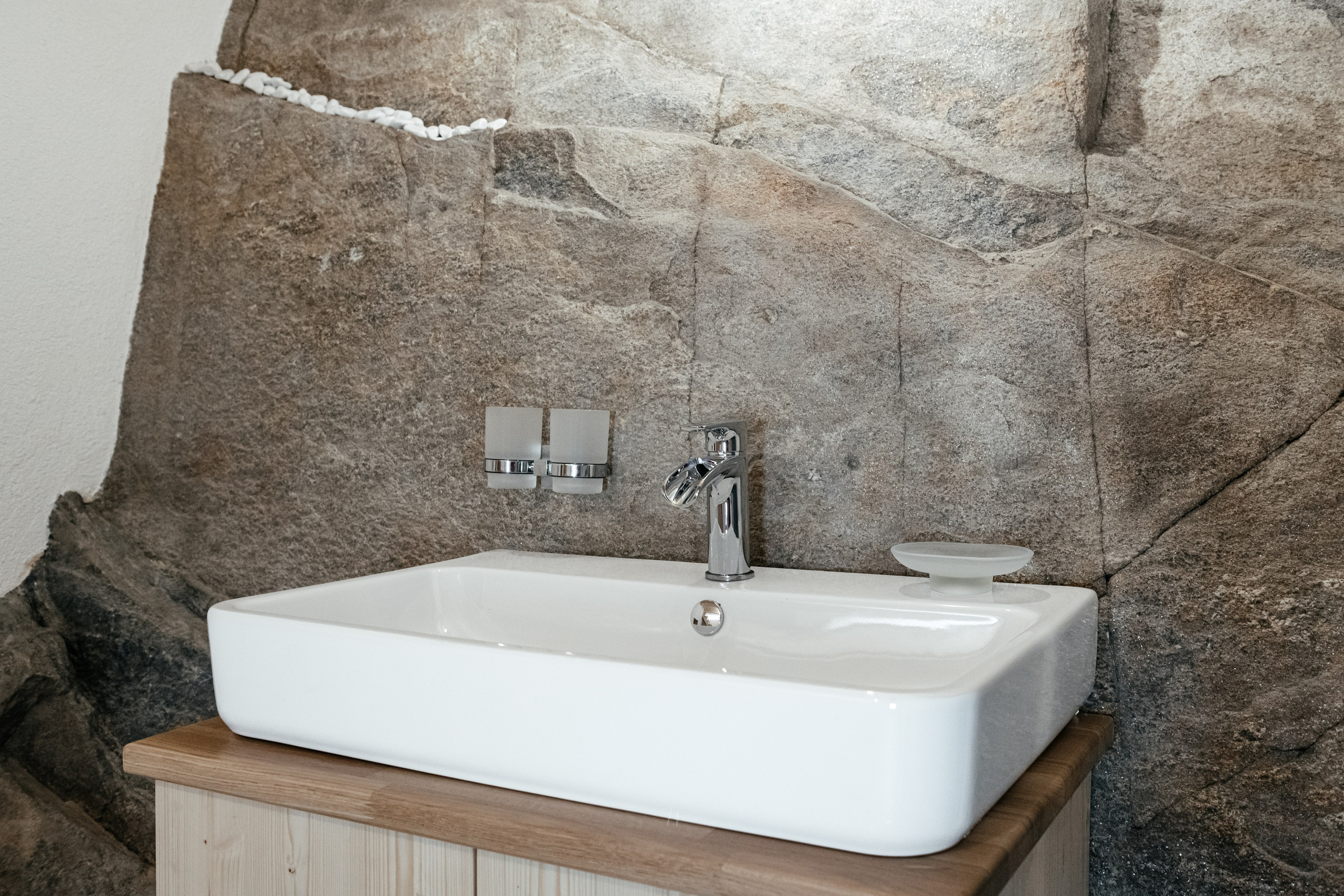 Rustico, VAL RESA, TICINO. Hallo! Ich bin Elena und arbeite als Immobilienfotografin