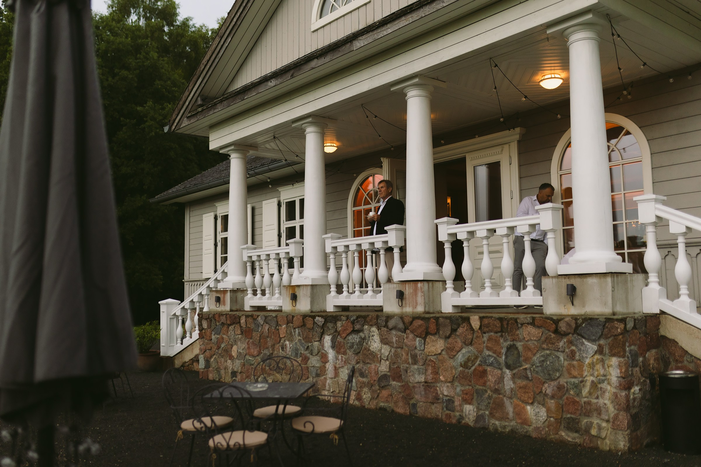 Justė ir Henrikas | Lietingos jaukios vestuvės Palangoje. Vestuvių ir šeimų fotografė Lena Bondarenko / belove photo