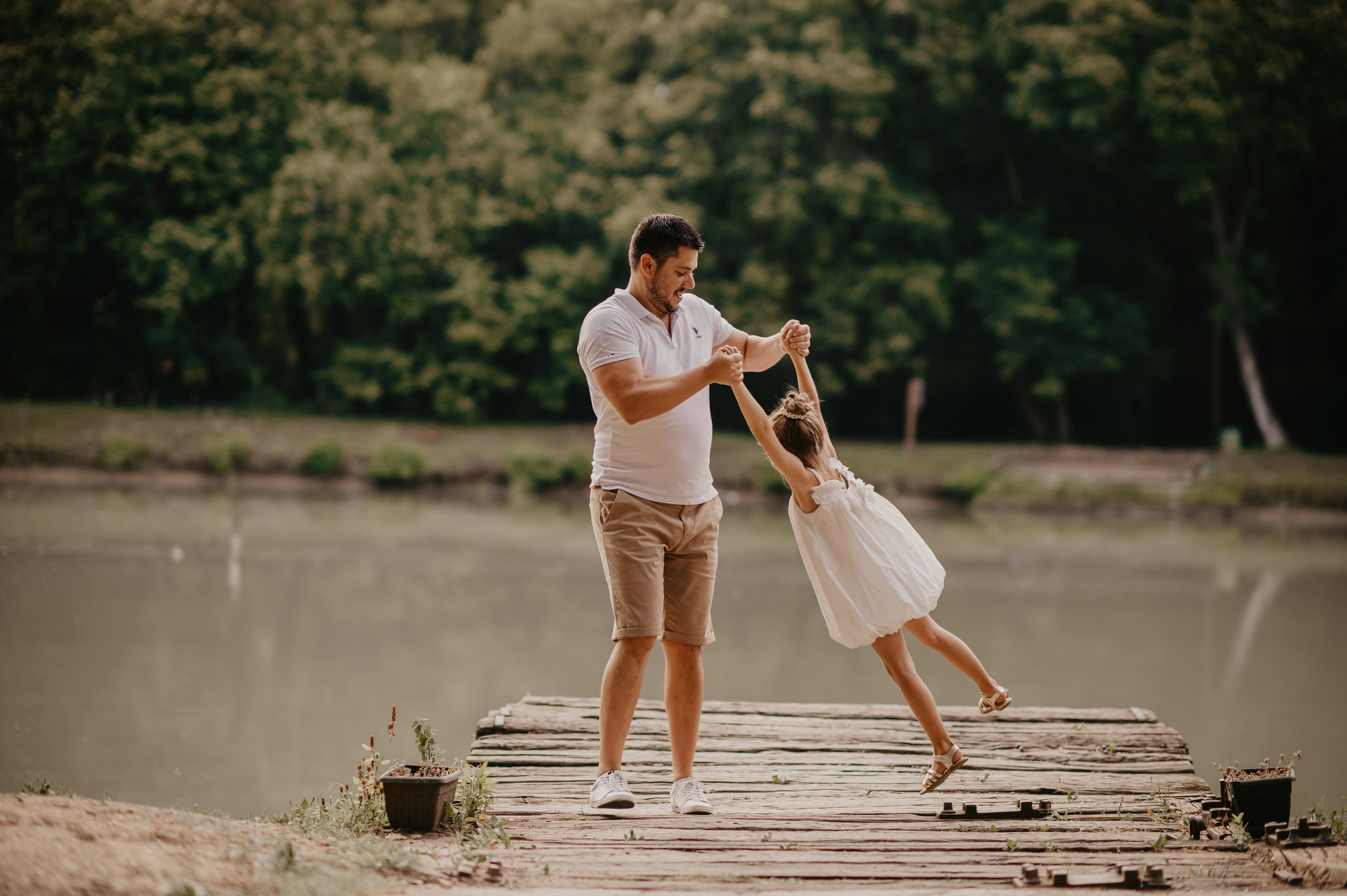 Ada Safari. Ana Sladojevic