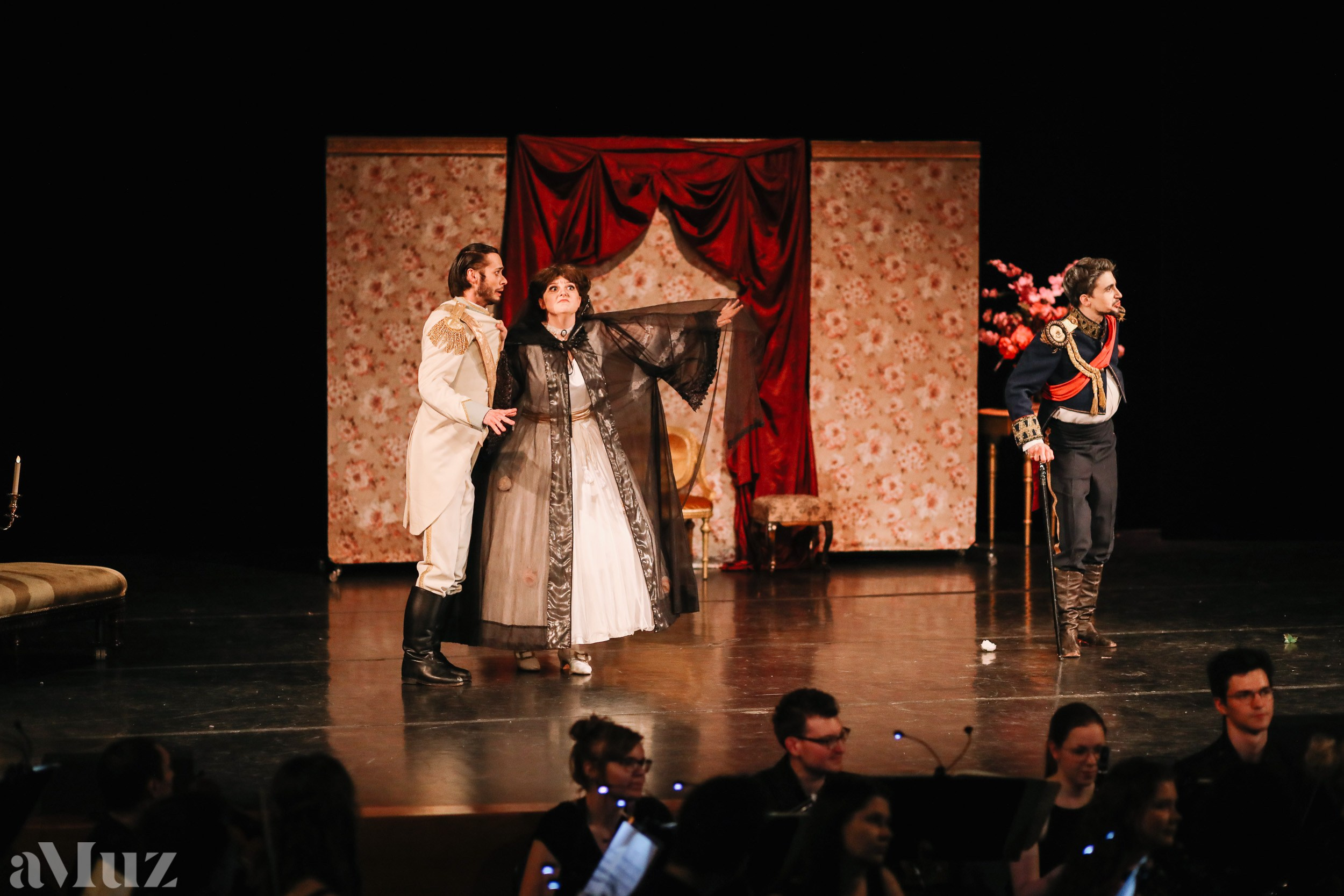 Opera Łąkowa. Fotograf Ślubny Warszawa - Sesje Biznesowe Rodzinne Eventy