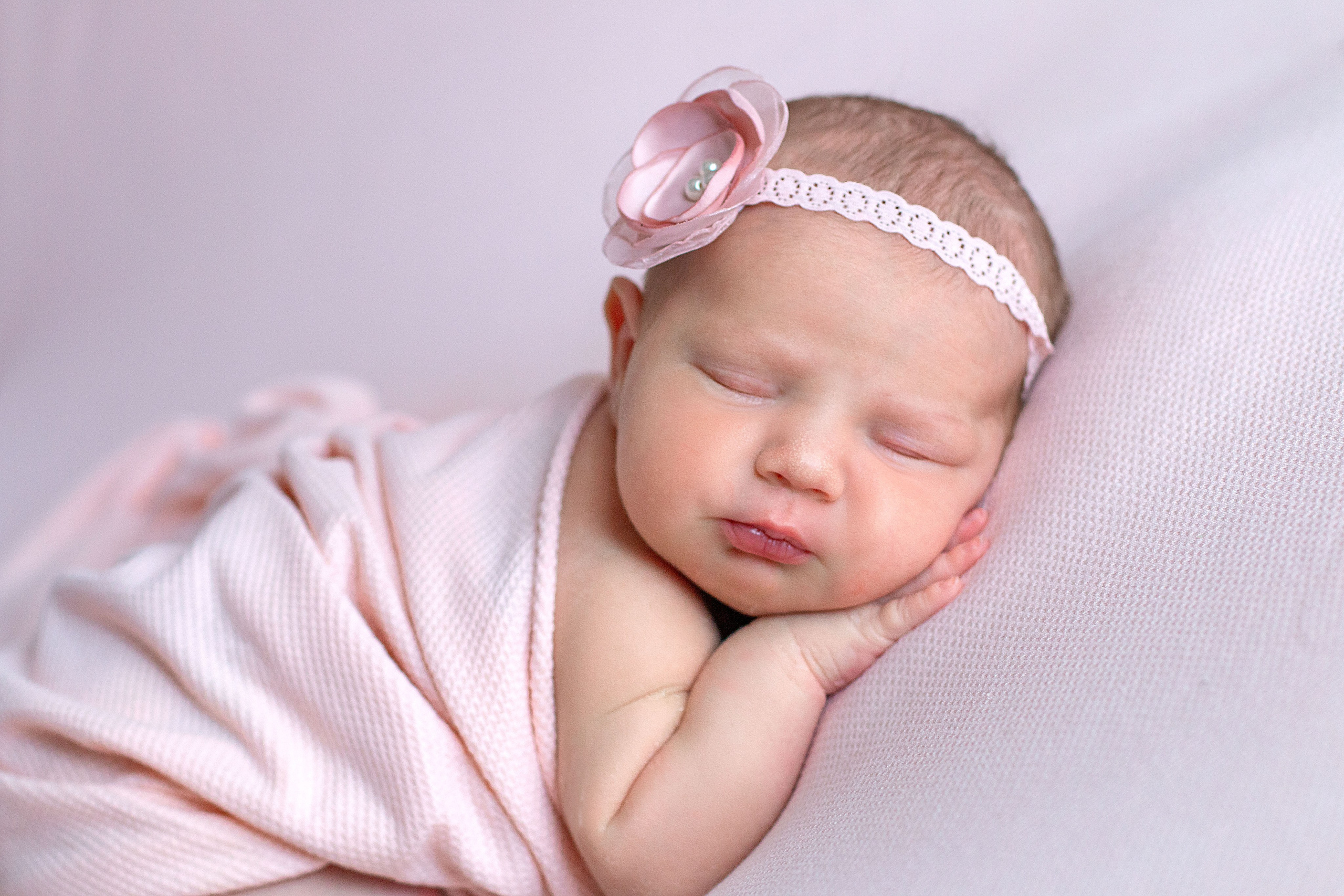 Newborn классическая. Детский и семейный фотограф в г. Бельцы