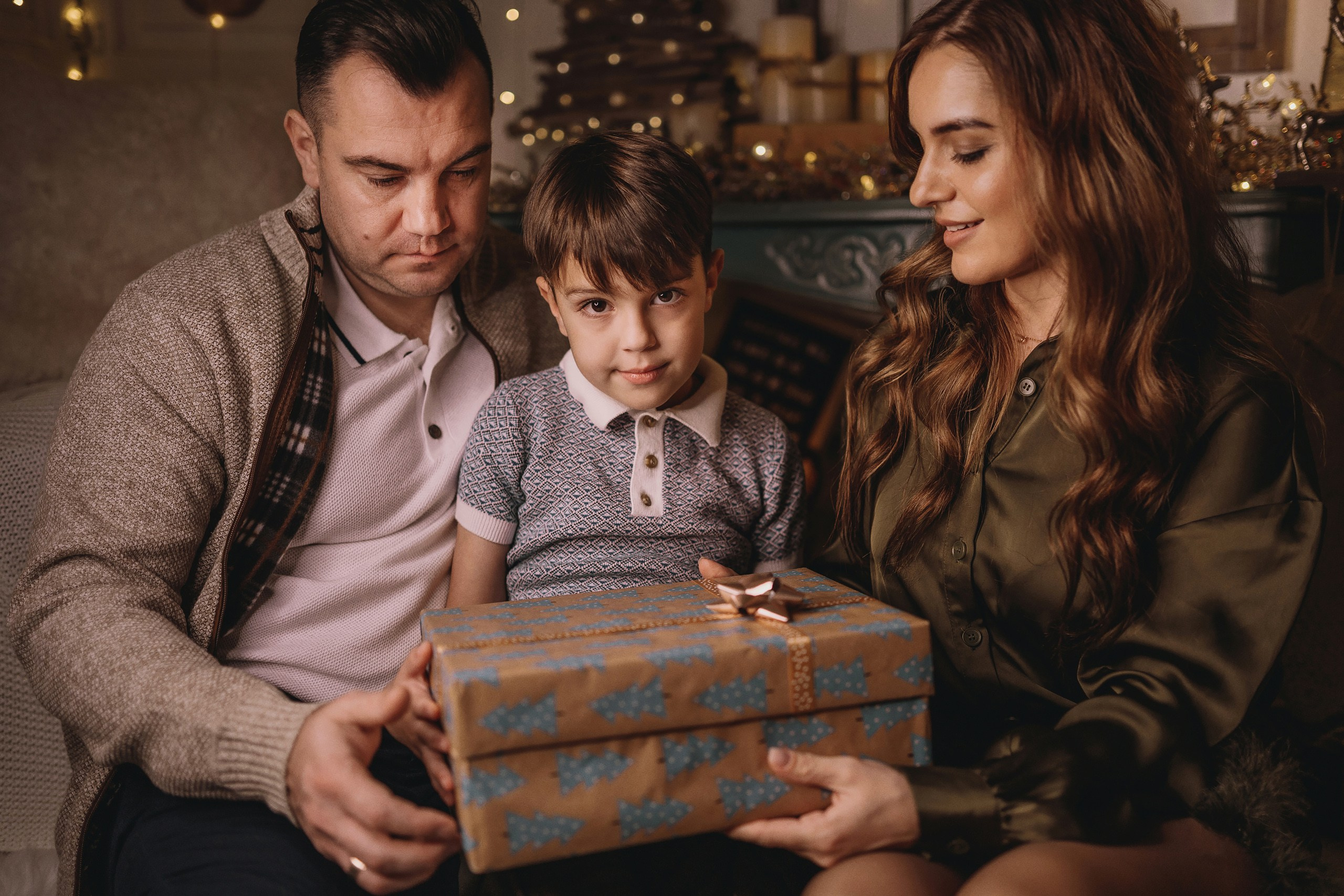 11.28.2025 Christmas Photoshoot. Wedding family event photographer in Chicago Nick Yushevich