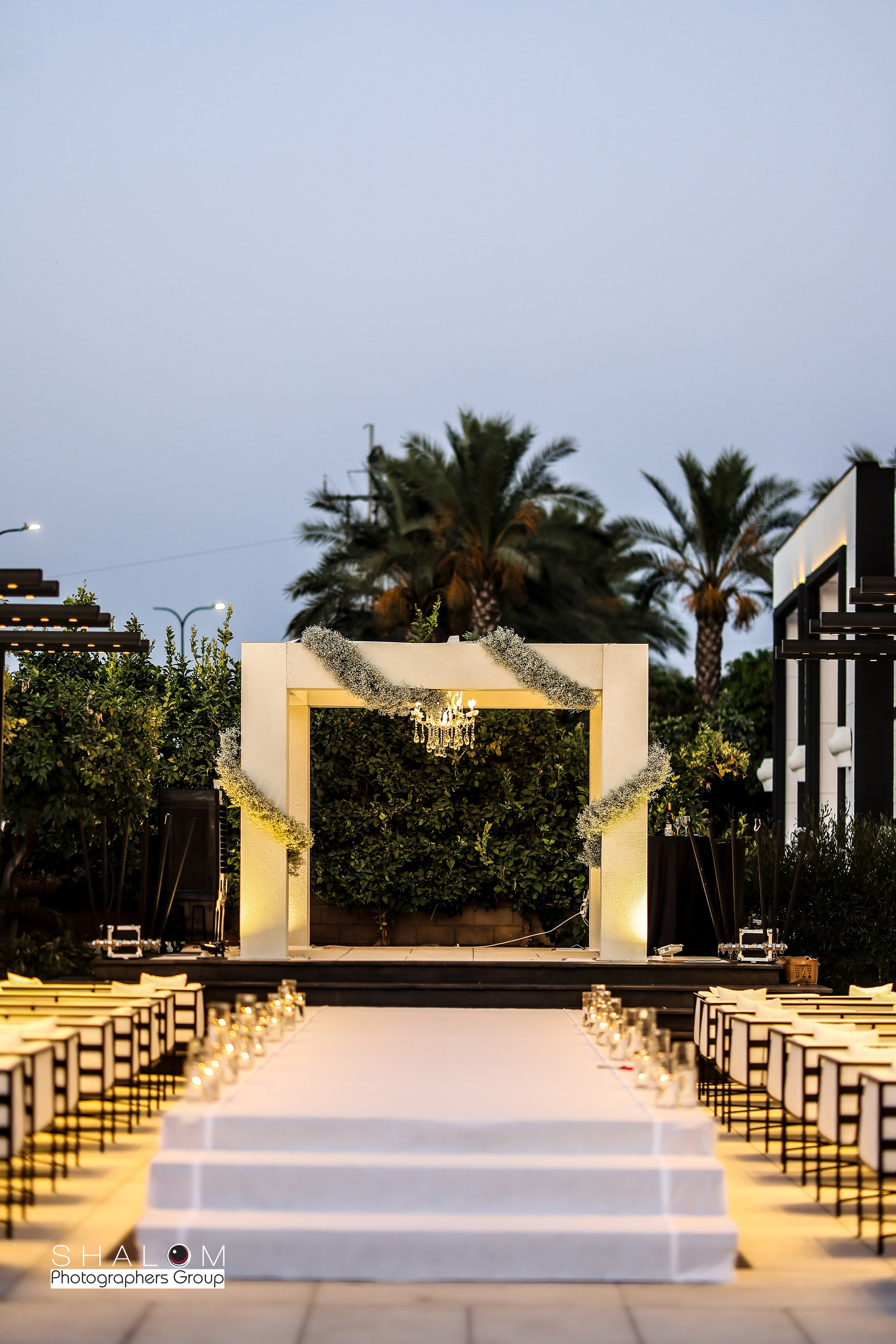 VIA / BASICO. Wedding and events photographers Studio Shalom