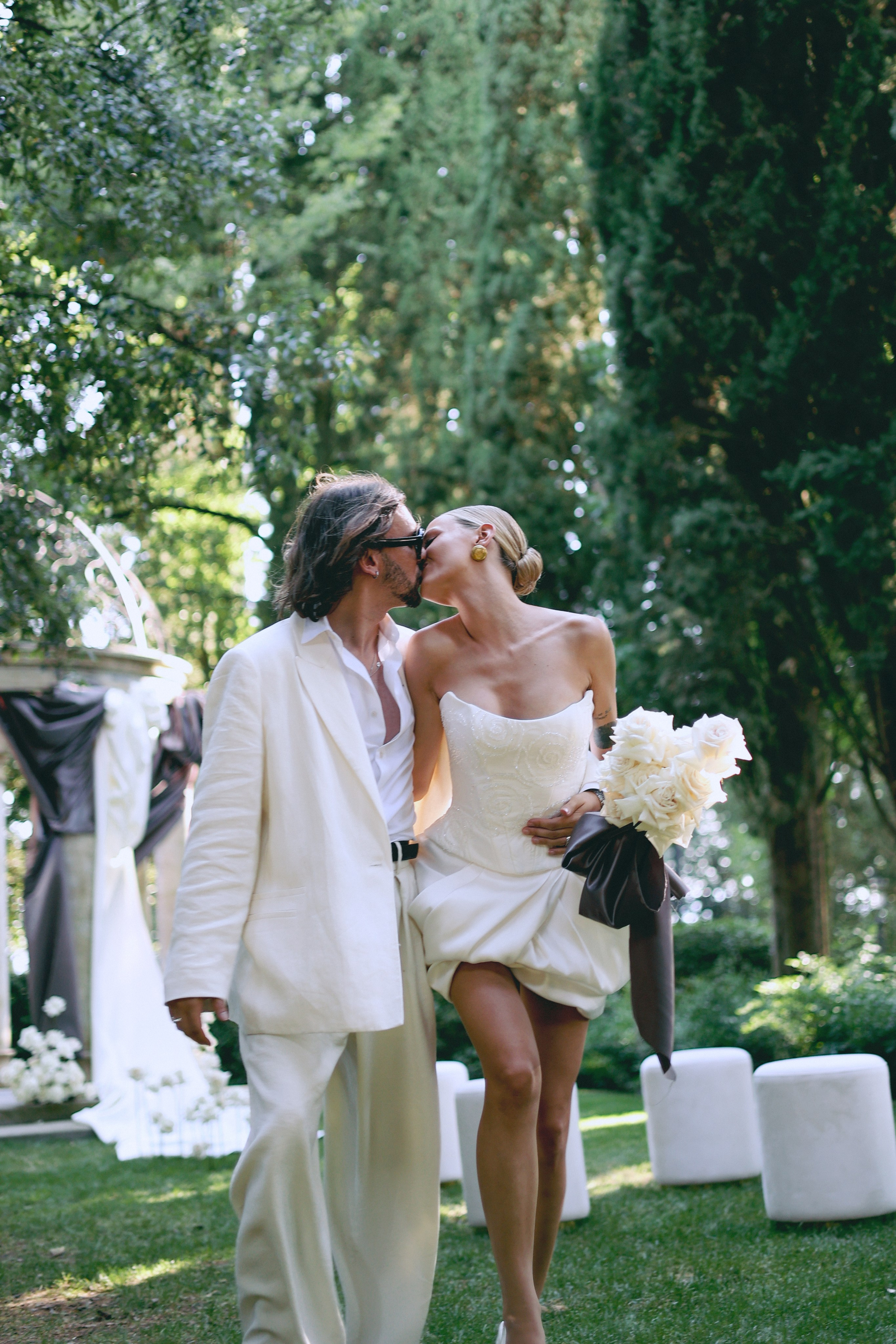 Elopement at a Tuscan villa