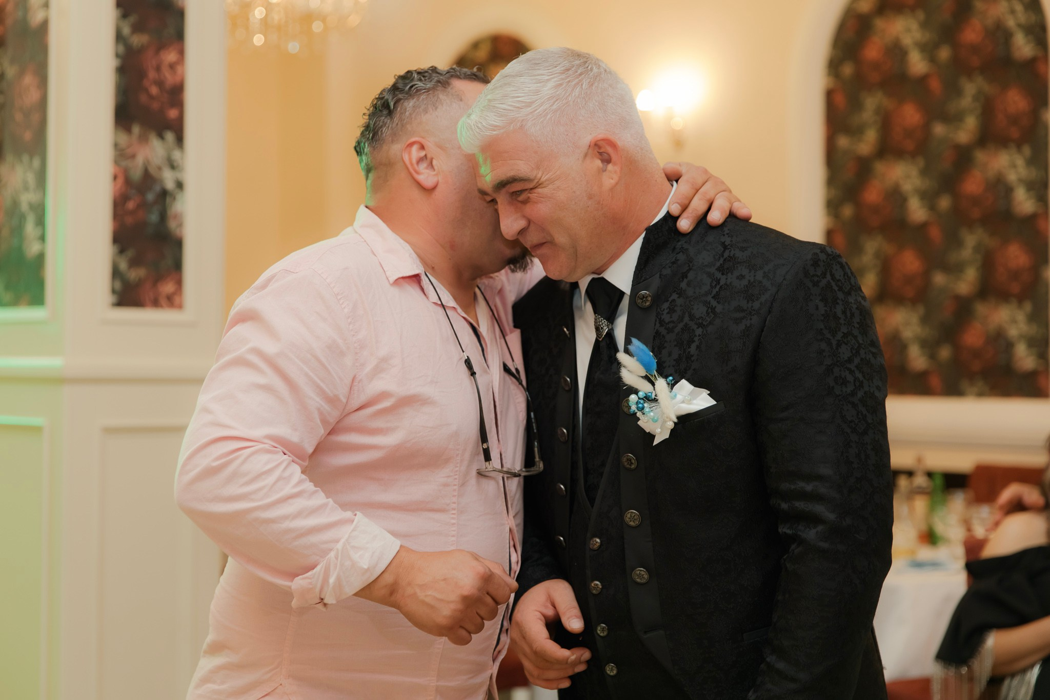 Mihai & Oana. Servicii foto-video profesionale, pentru momente de neuitat