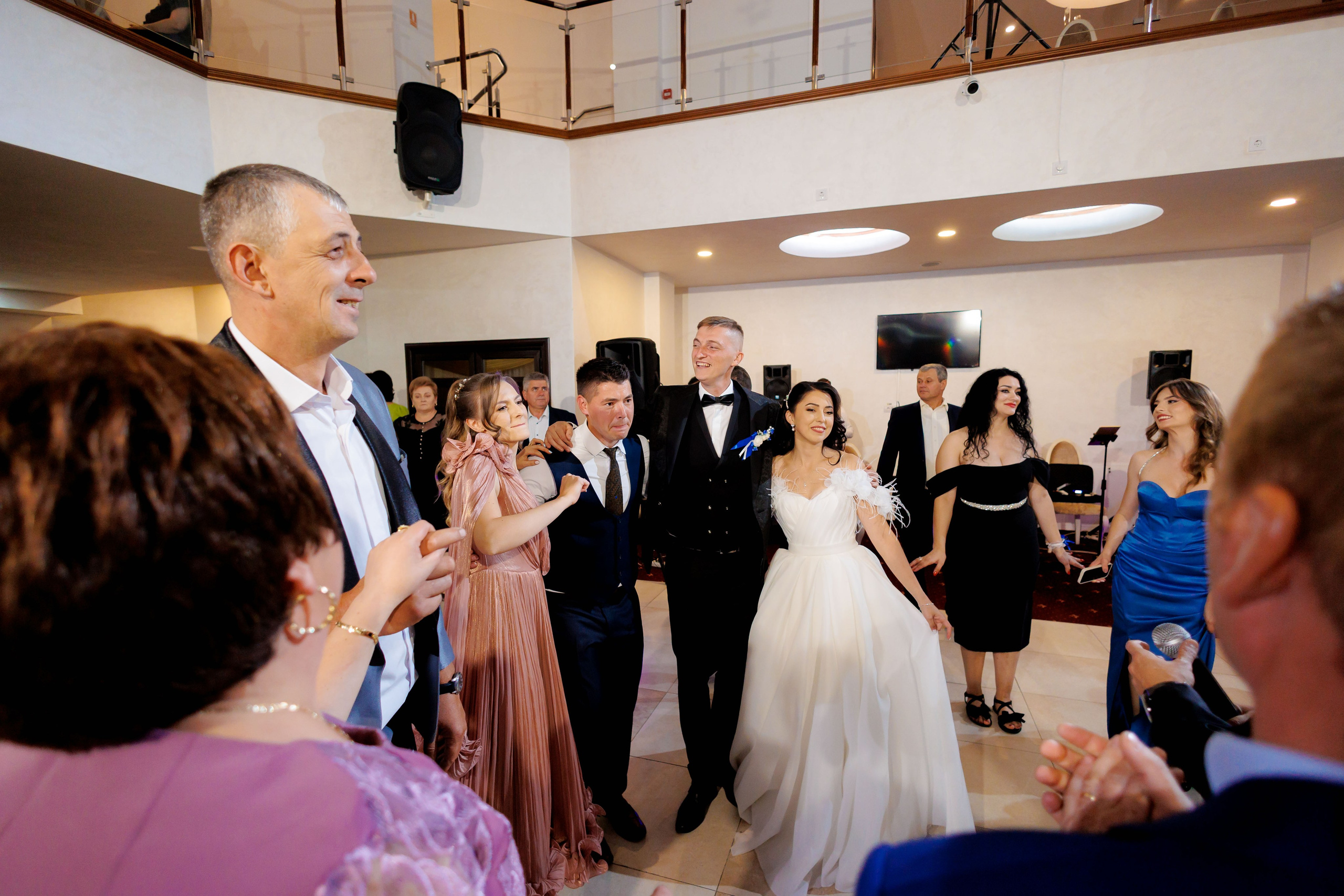Loredana & Emilian – Ziua Nunții | Videografie - fotografie Botez Suceava, Iași, Botoșani. Servicii foto-video profesionale, pentru momente de neuitat