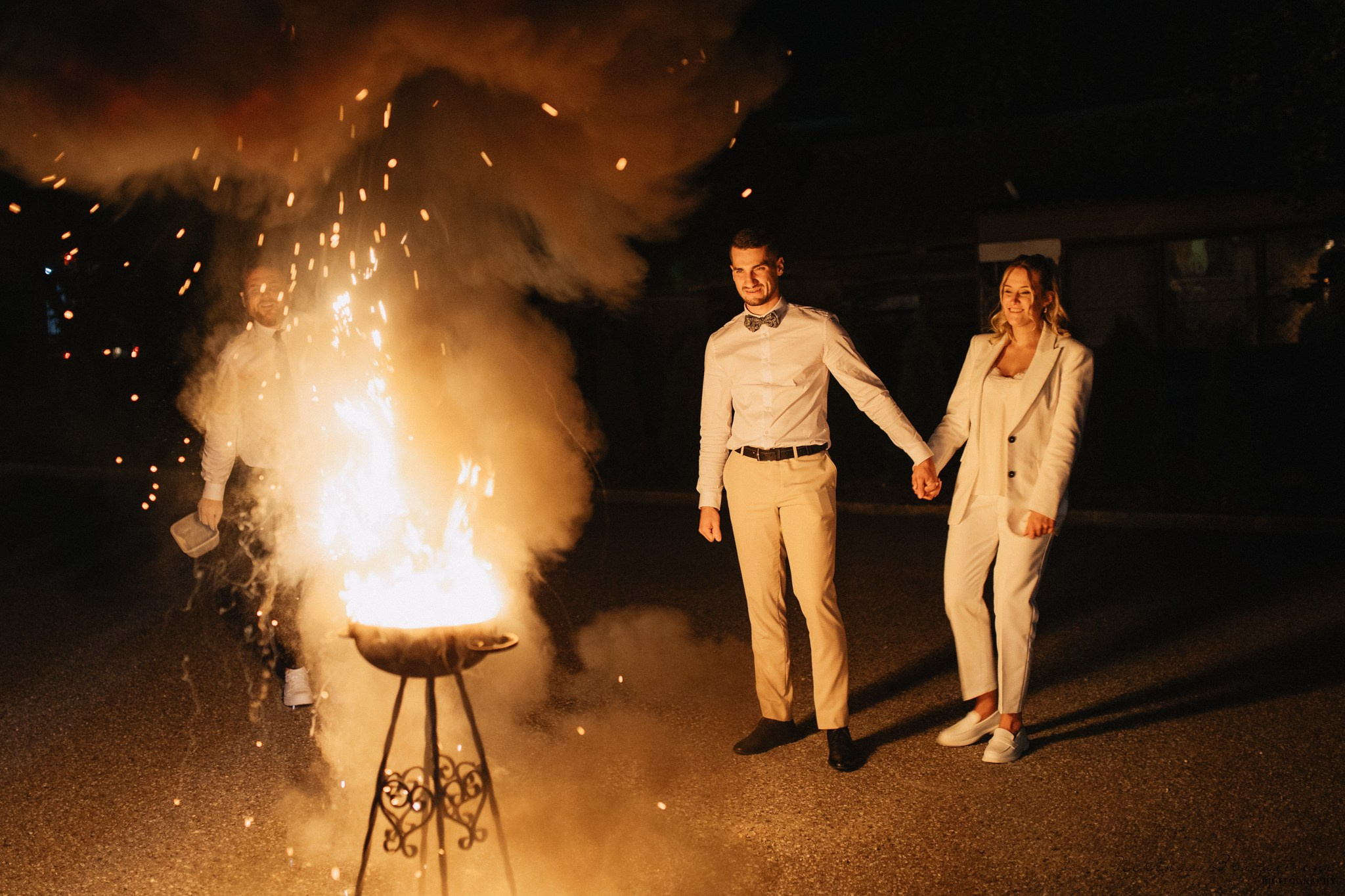 Vestuvinė fotosesija Kaune, Vienybės aikštėje, prie Lietuvos banko