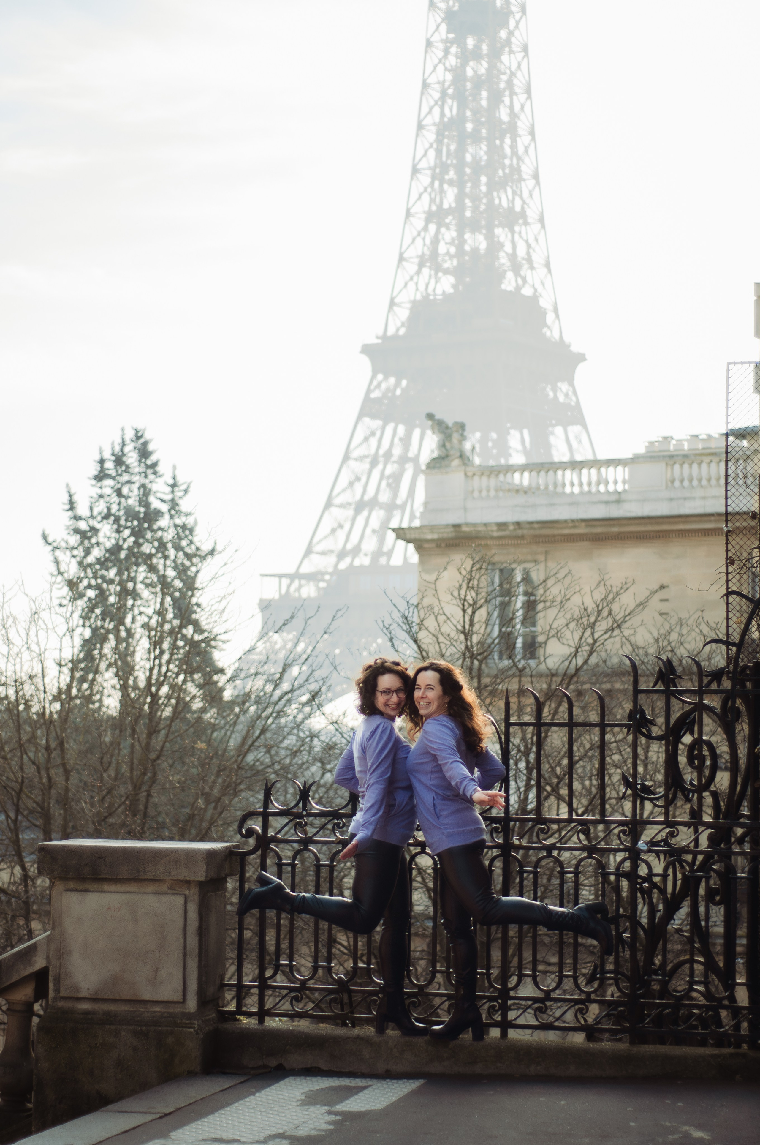 Фотосессия с подругой в Париже. Фотограф в Париже Полина Осипова