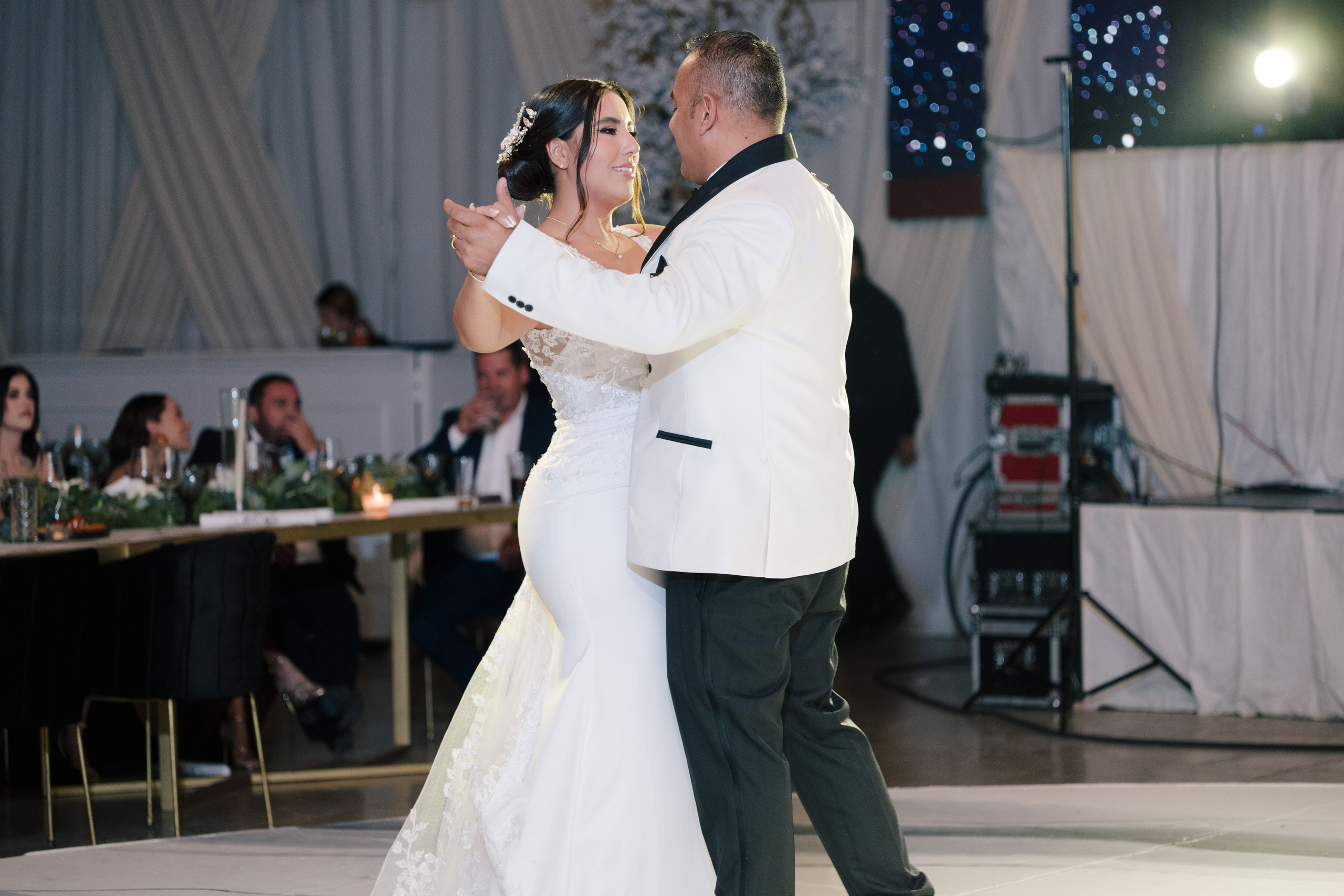 Alejandra y Salvador. Principal