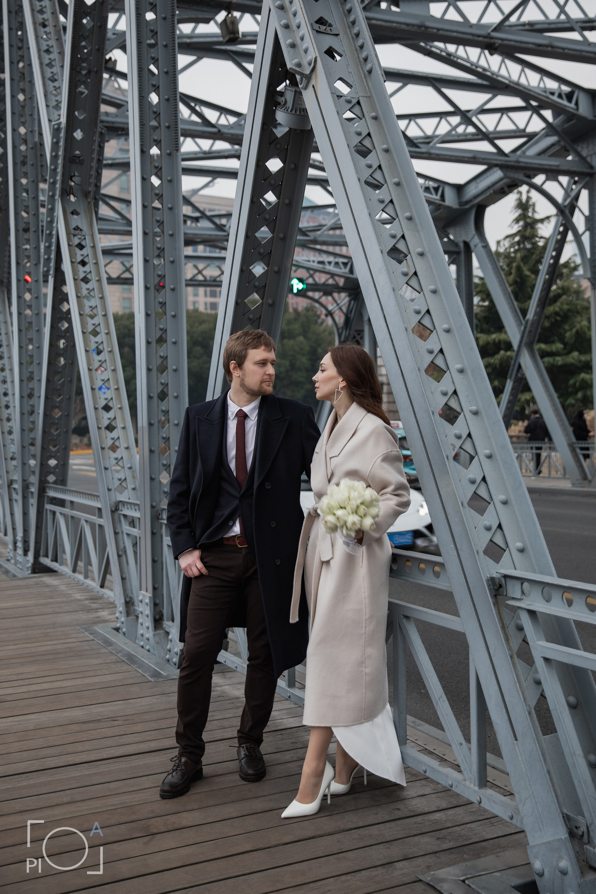 Свадебная фотосессия с консульской подписью в консульстве. Фотограф в Шанхае — Лола Пидлуская
