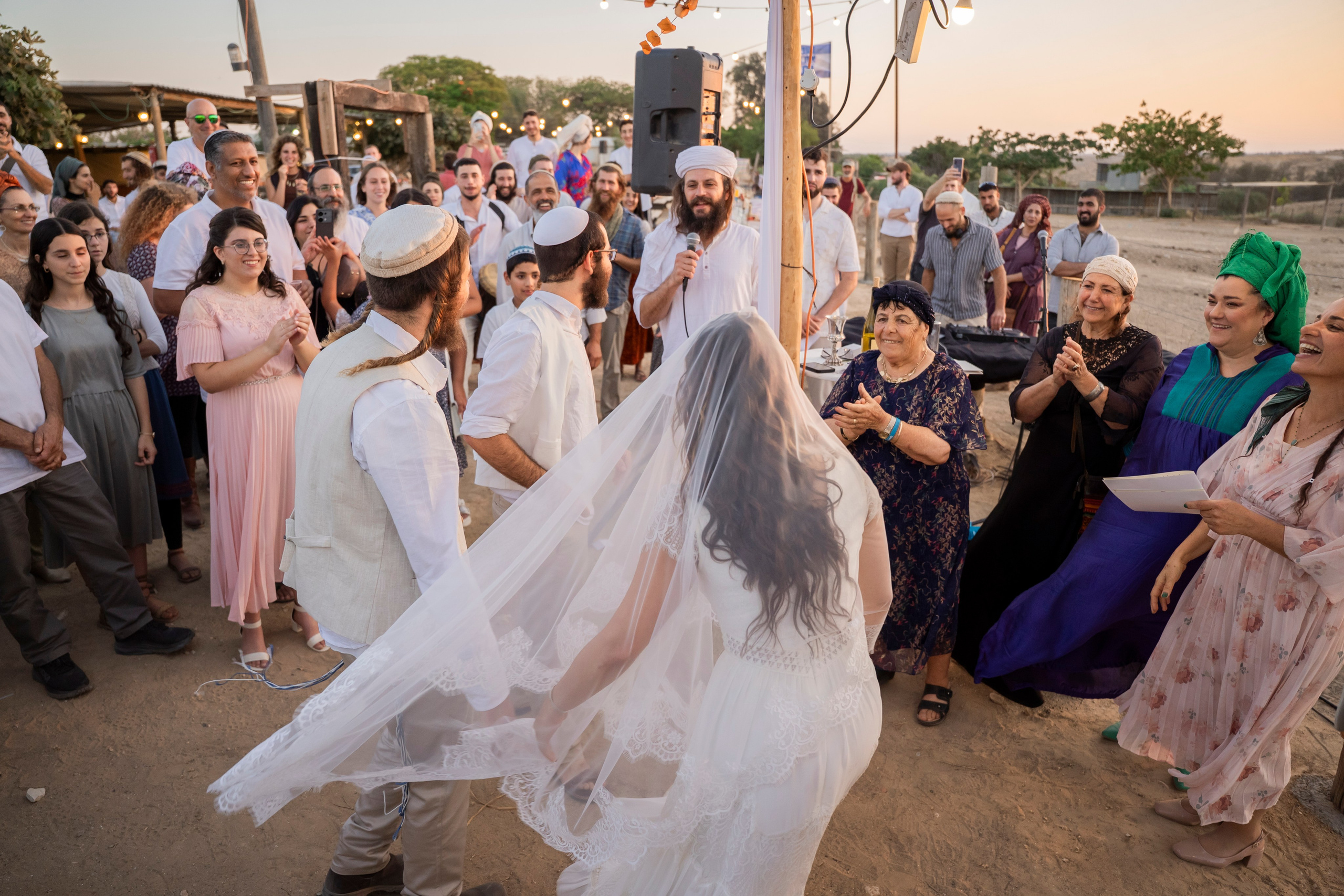 אביה ואחיה. יוסף מזרחי צילום חתונה, ברית וזוגיות. צלם מקצועי שאוהב להוציא אתכם הכי יפים ברגעים הכי מרגשים