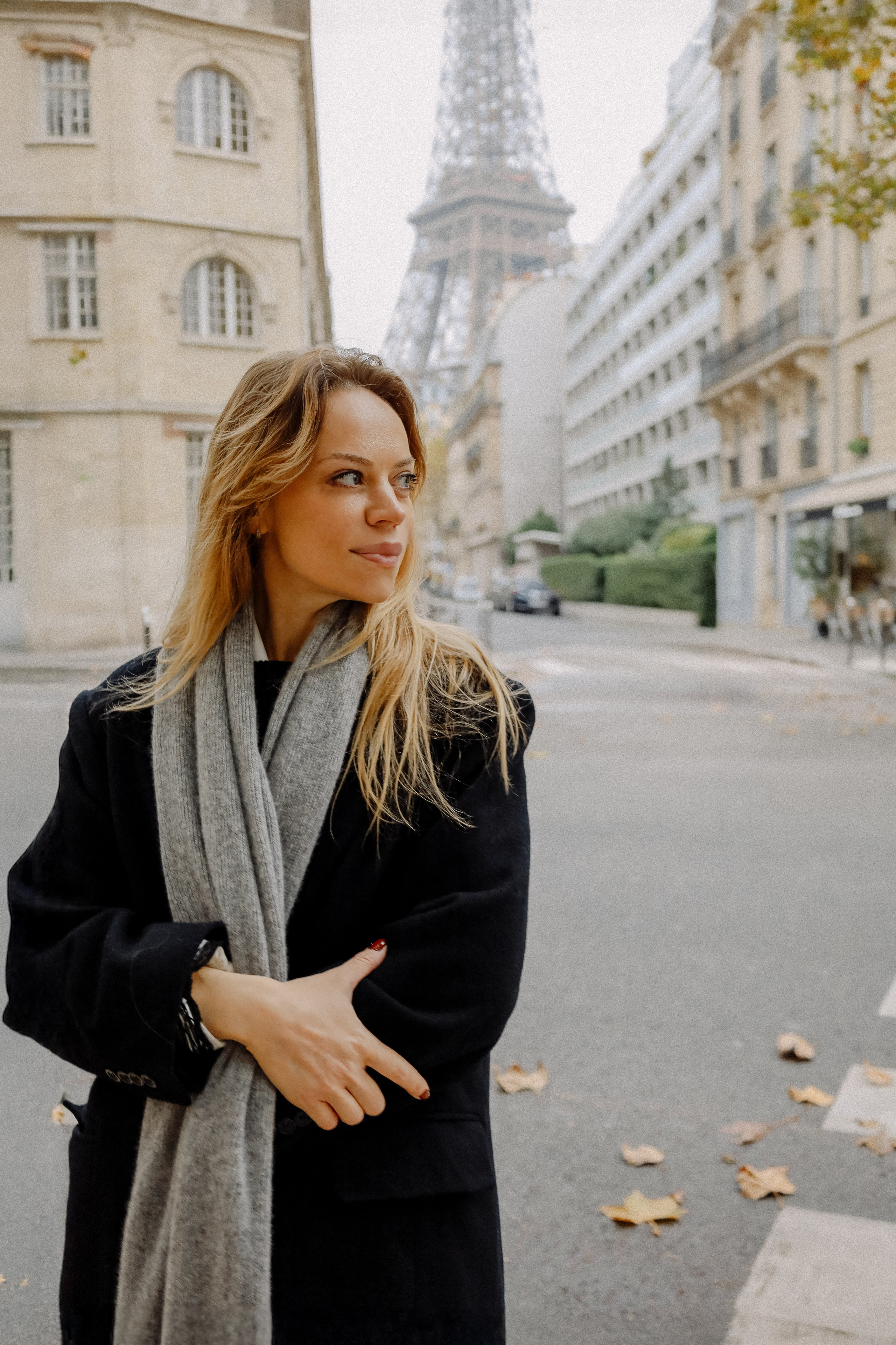 Street Style Photoshoot of Veronika in Paris | Vlada Photo Art. Photographer in Paris: Vlada PhotoArt