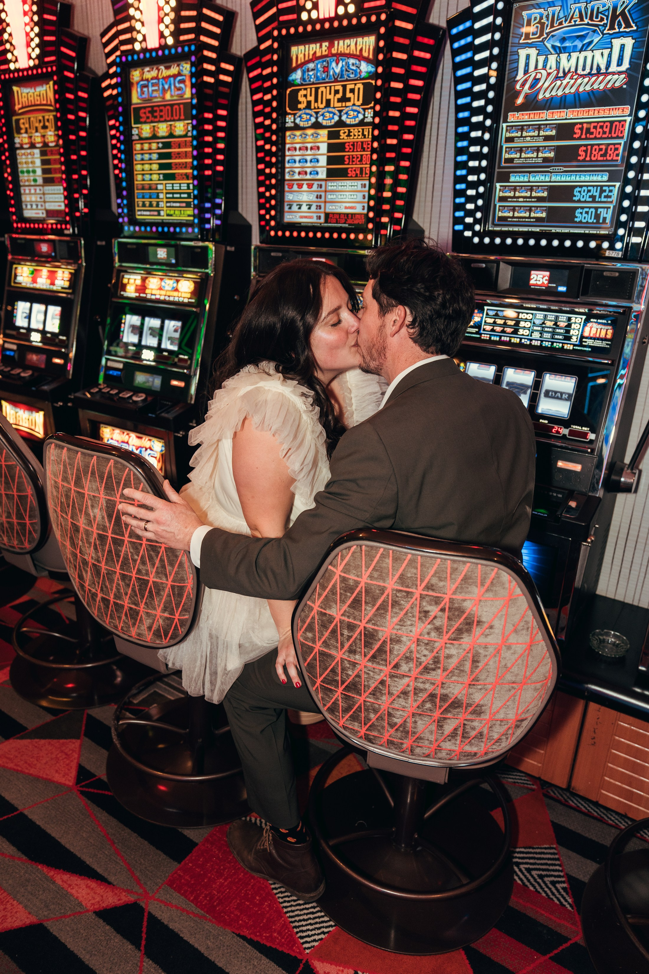 Grace&Jesse. Wedding & elopement photographer Viktoriya Kravtsov. Las Vegas