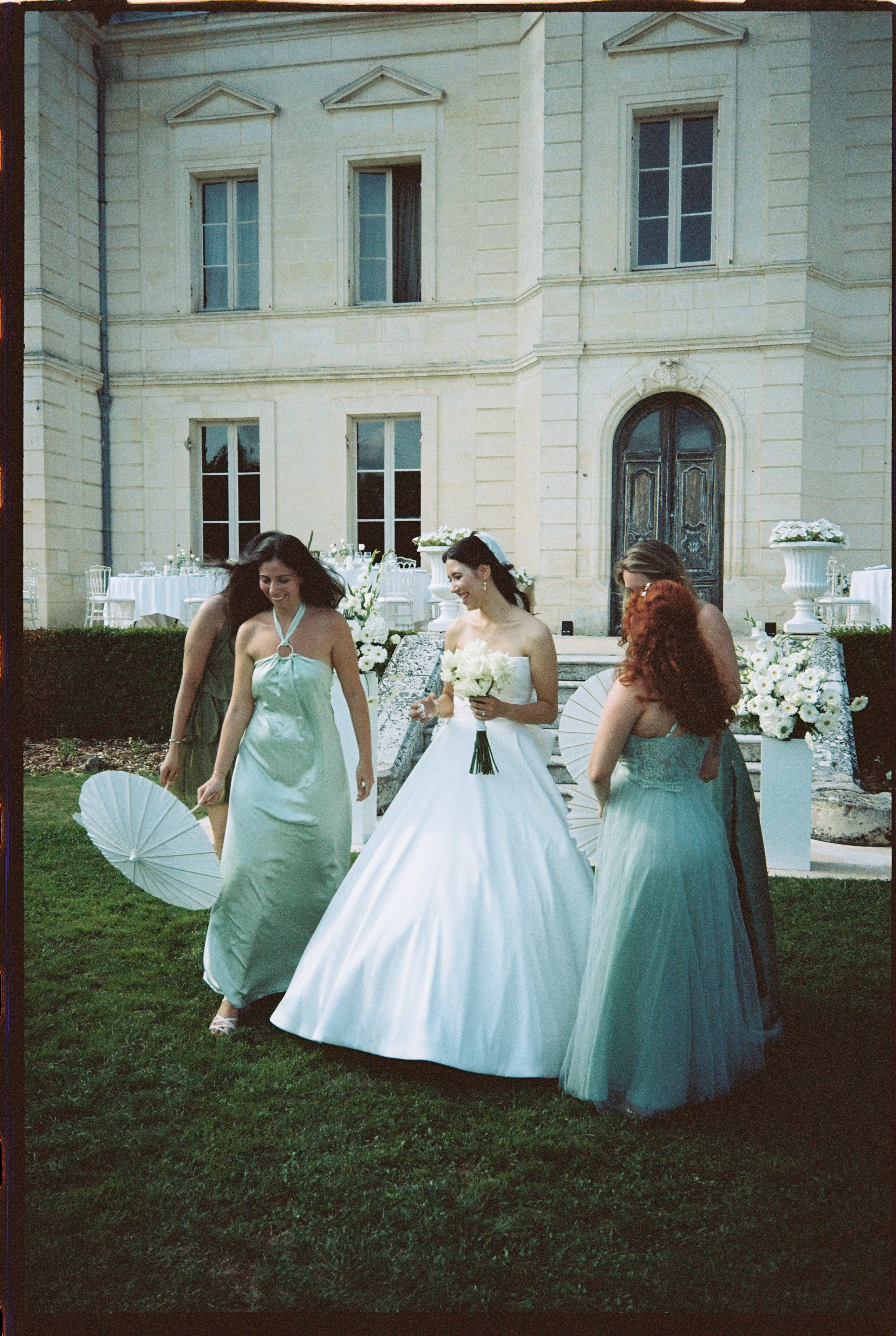 Wedding in a French Château | Destination Wedding Photography. Wedding photographer in Italy