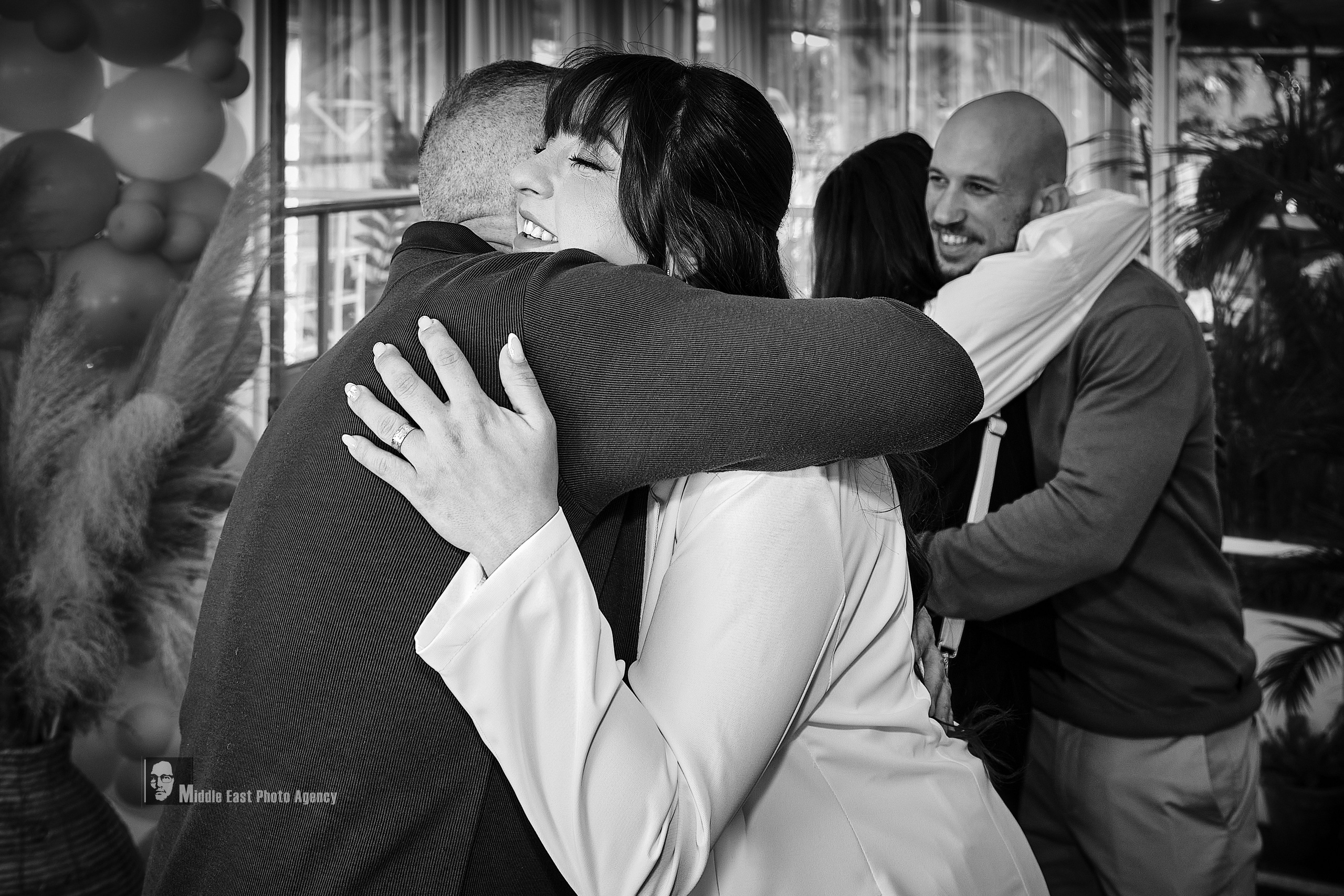 “Hugging Humanity” / “Обнимая человечество”. Middle East Photo Agency — Photography & Event Magnets — סוכנות צילום והדפסת מגנטים לאירועים