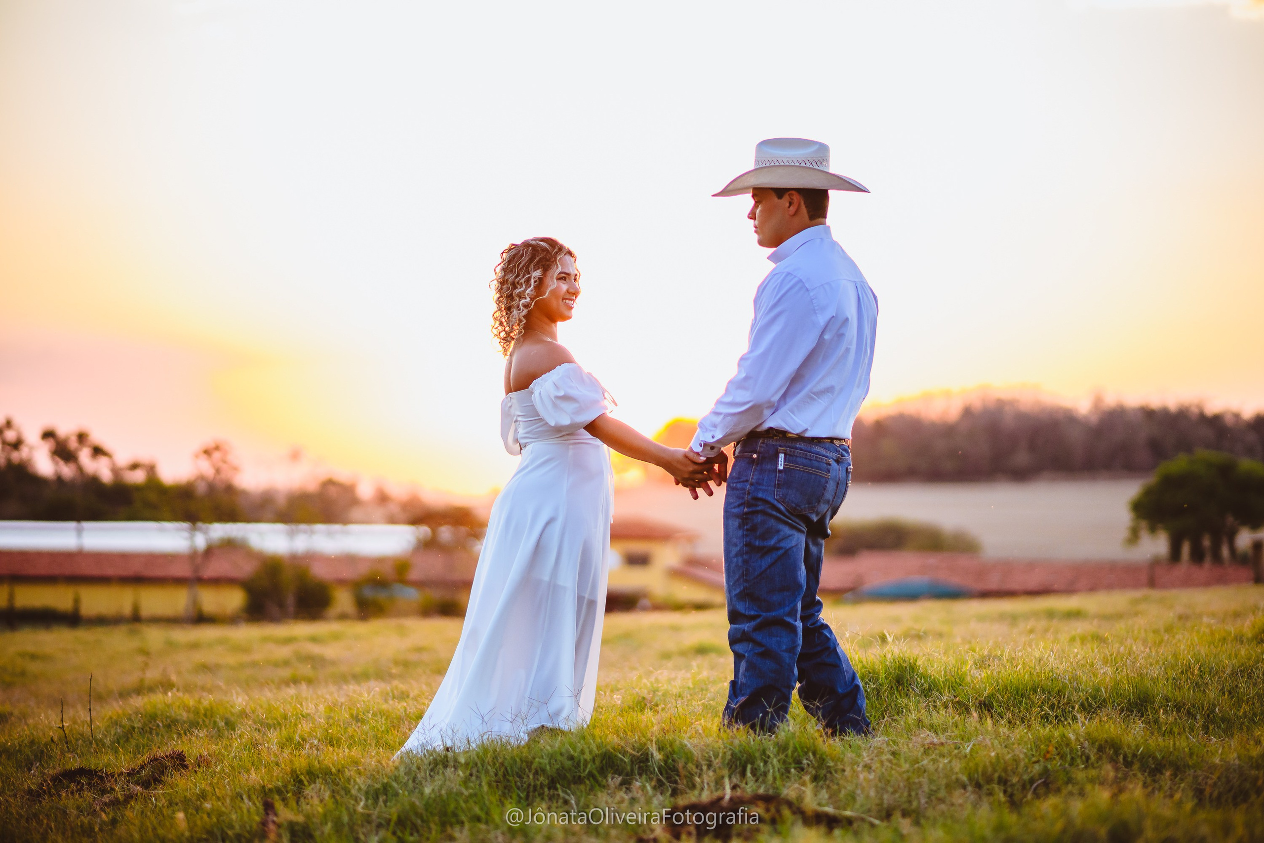 Pre Wedding Luérica e Vinicius. Fotografia de casamentos e ensaios em avaré Jônata Oliveira