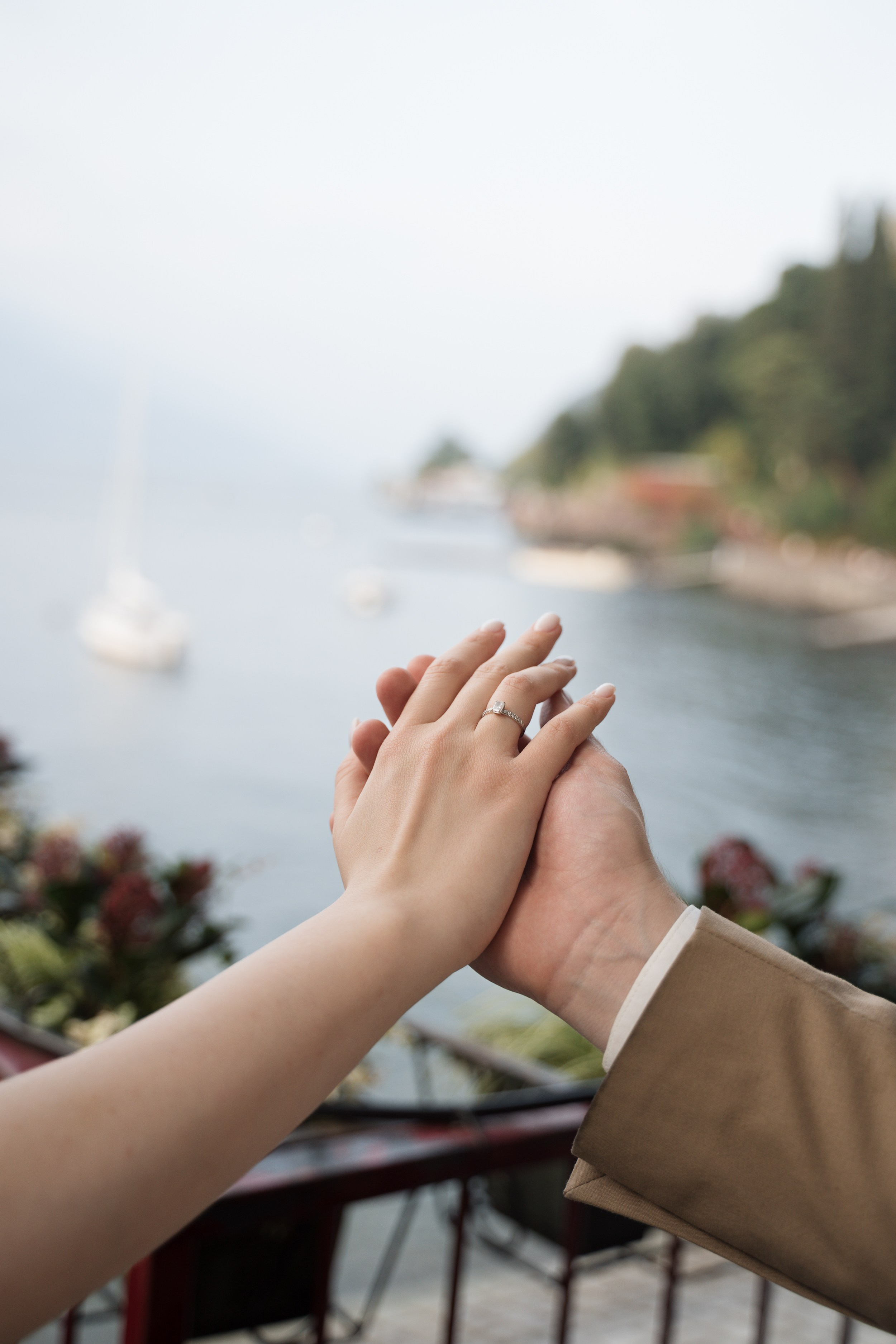 Varenna Surprise Proposal Photoshoot. Proposal Photographer in Lake Como