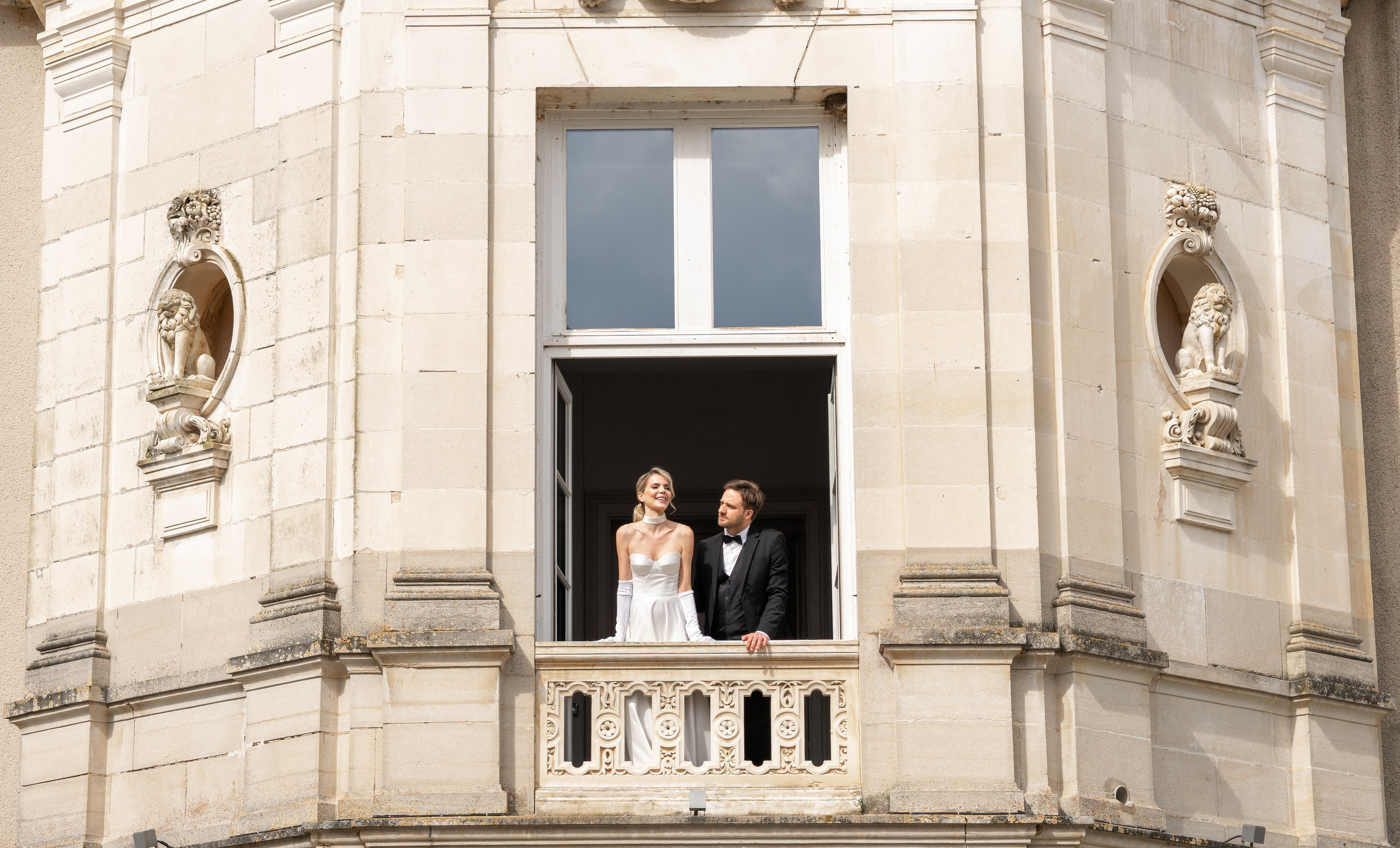 Chateau elopement inspiration. Wedding photographer in Paris Oksana Shum