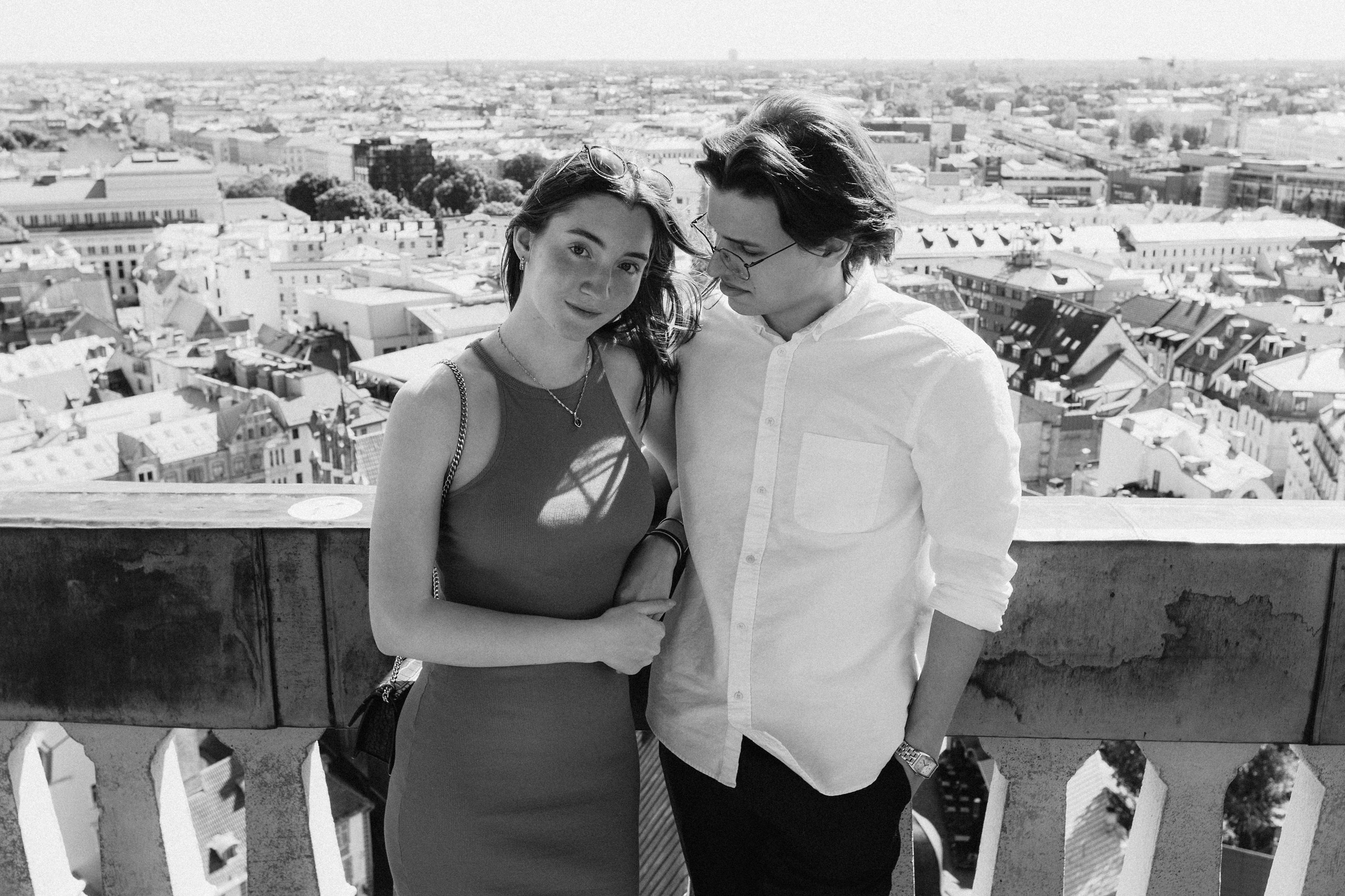 Летняя фотосессия лавстори в Вецриге, Латвия. Евгений Тимофеев | Свадебный и контент-фотограф и видеограф в Риге