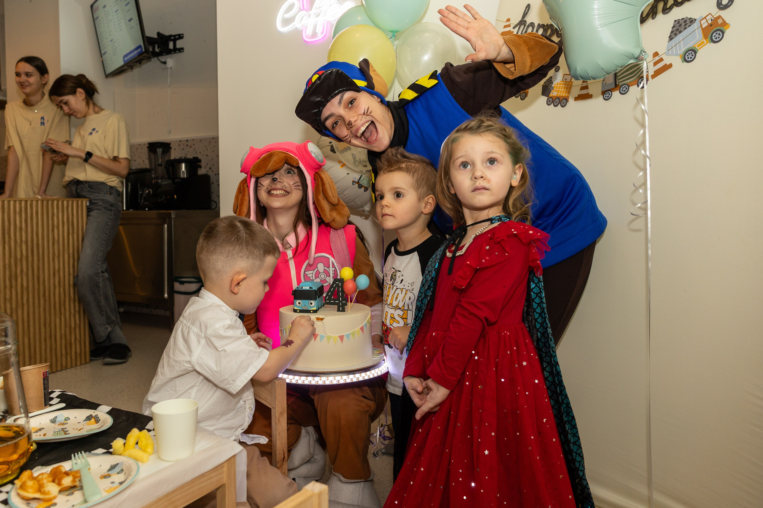 День рождения Артёма 24 января 2026 года. Семейный и детский фотограф в Варшаве Мила Бобровская