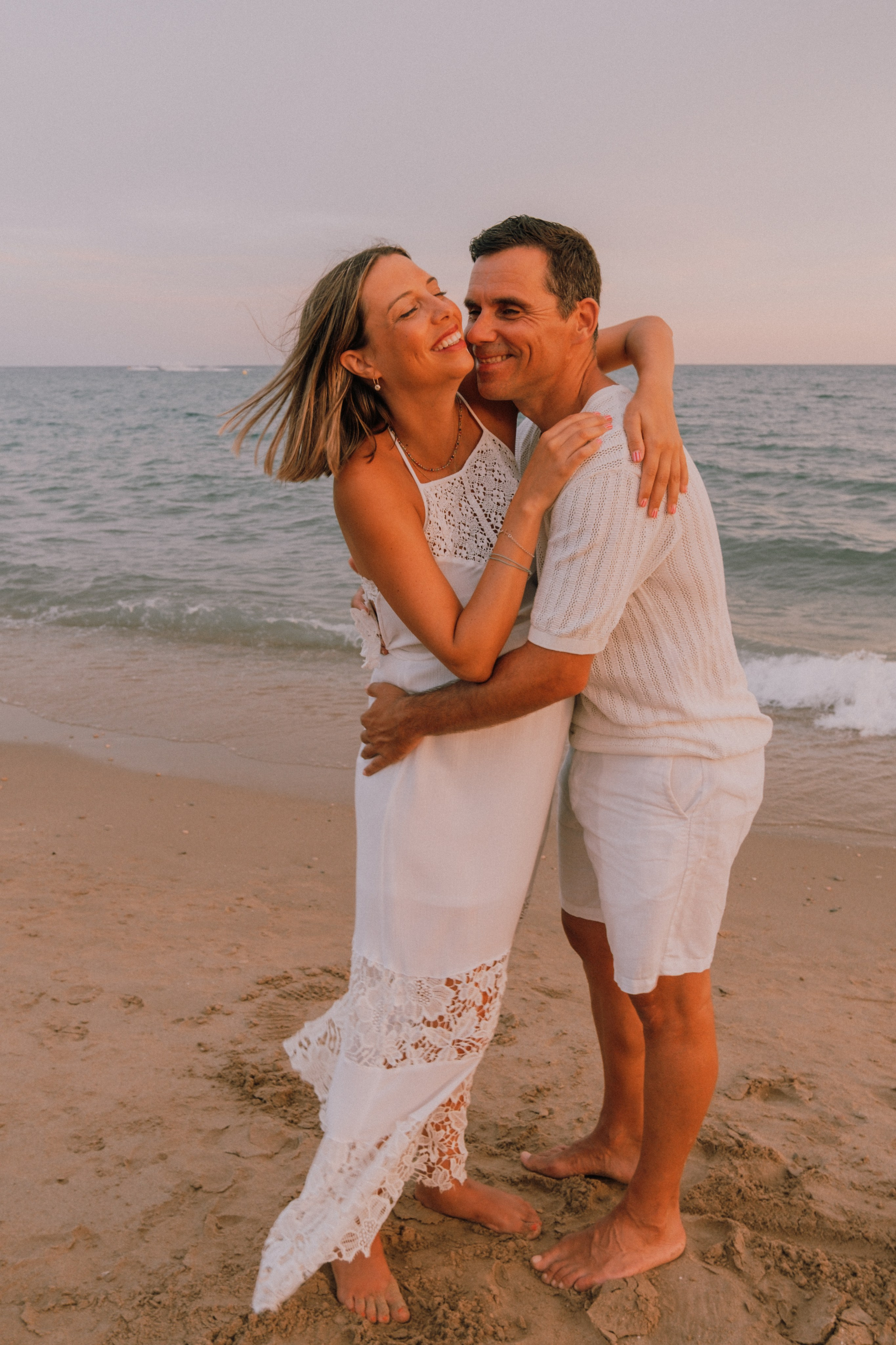 Sesión embarazo en la playa. Fotografía profesional en Calafell - Elena Medvedeva