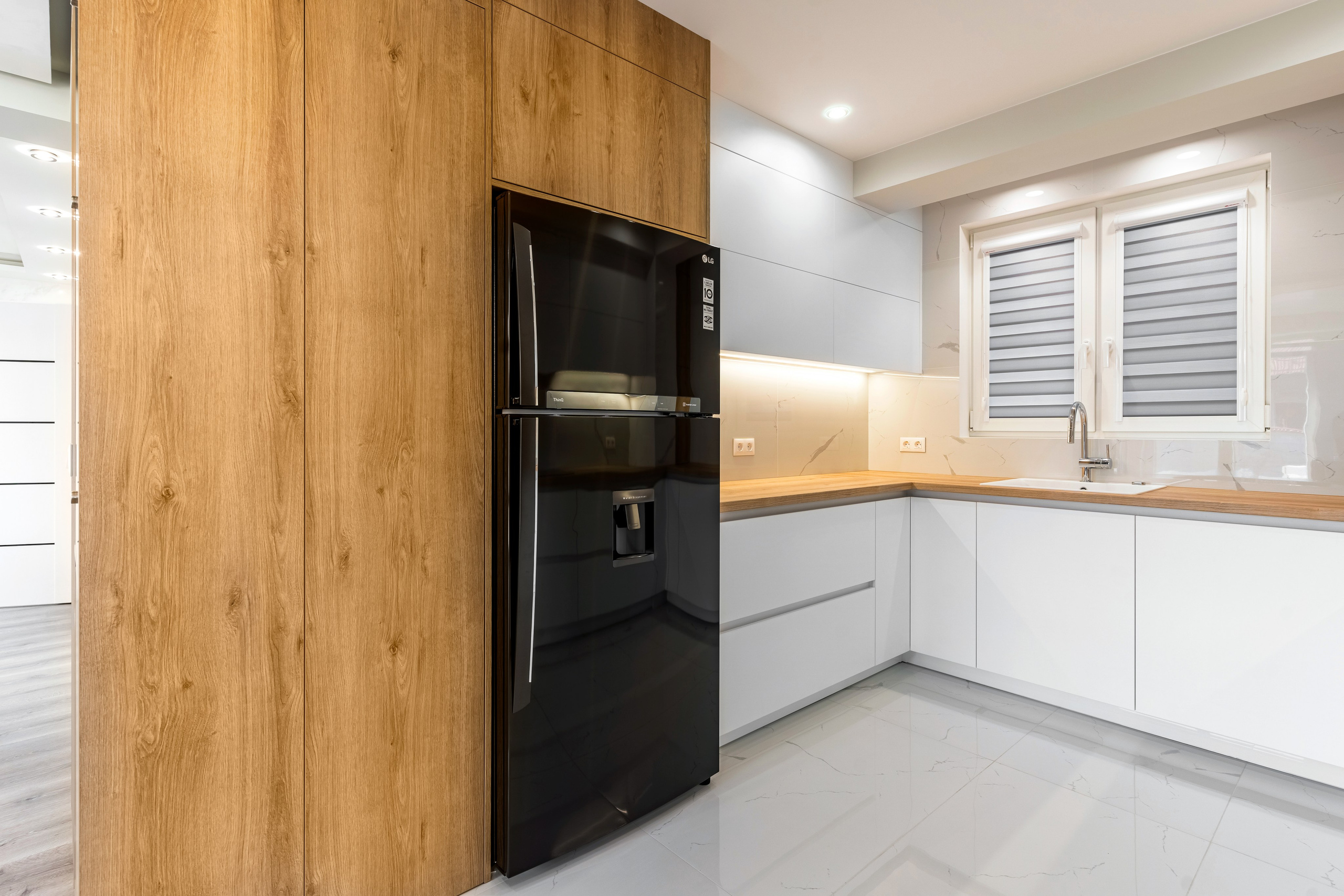 Мебели Русев-цялостно обзавеждане на три етажен семеен дом. Професионален фотограф в Пловдив и областта