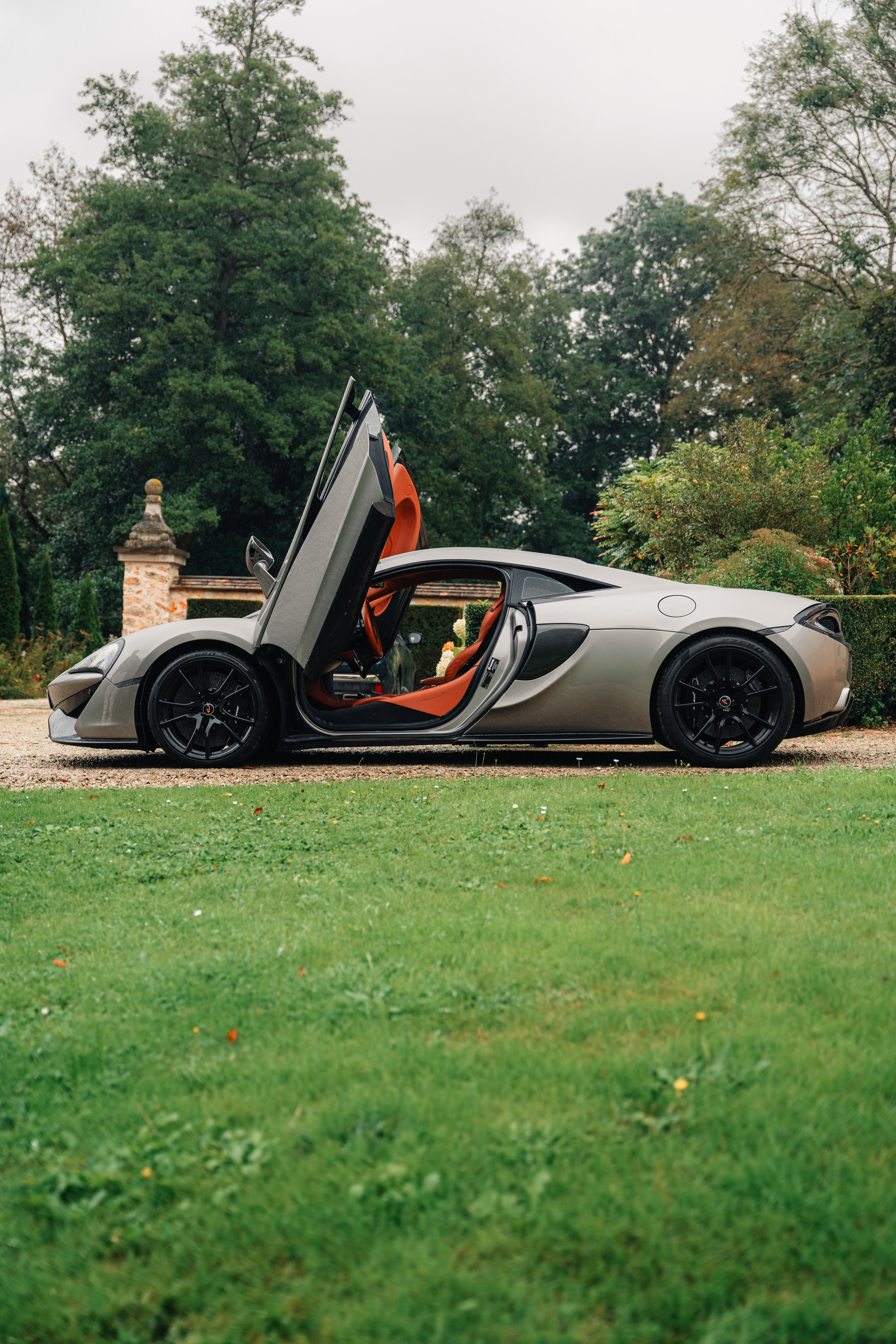 McLaren 570s. Photographe de voitures à Paris — Vitalii Motruk