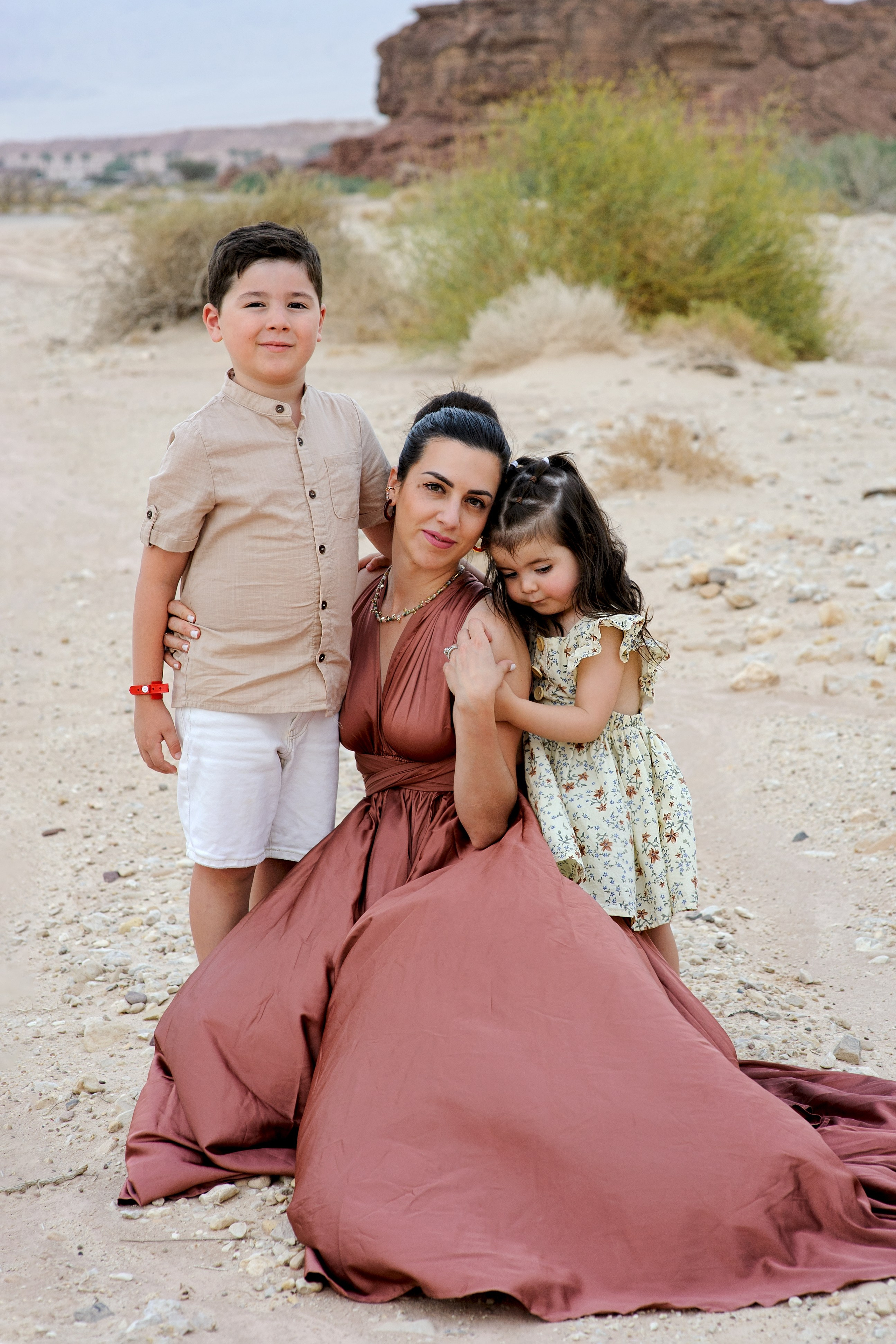 Family photoshooting in the Timna park_Laura&family. Family children pregnancy love stories photographer in Eilat Israel Olga Amchislavsky