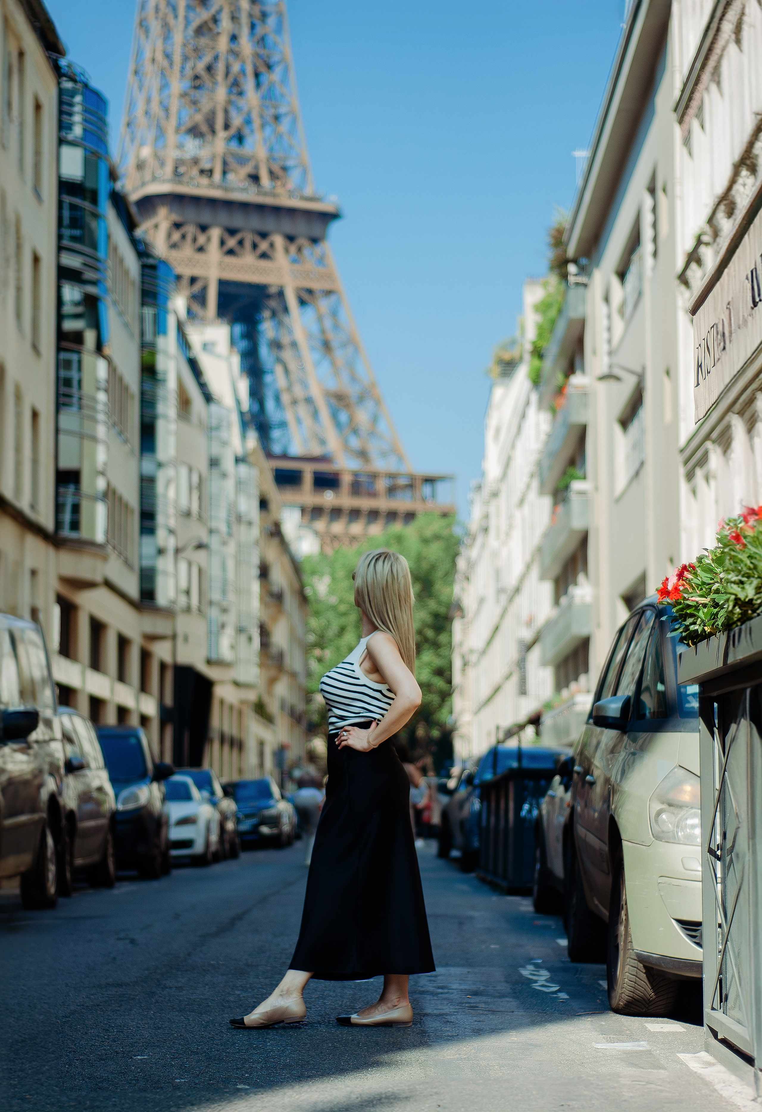 Летняя фотосессия у Эйфелевой башни. Фотограф в Париже Полина Осипова