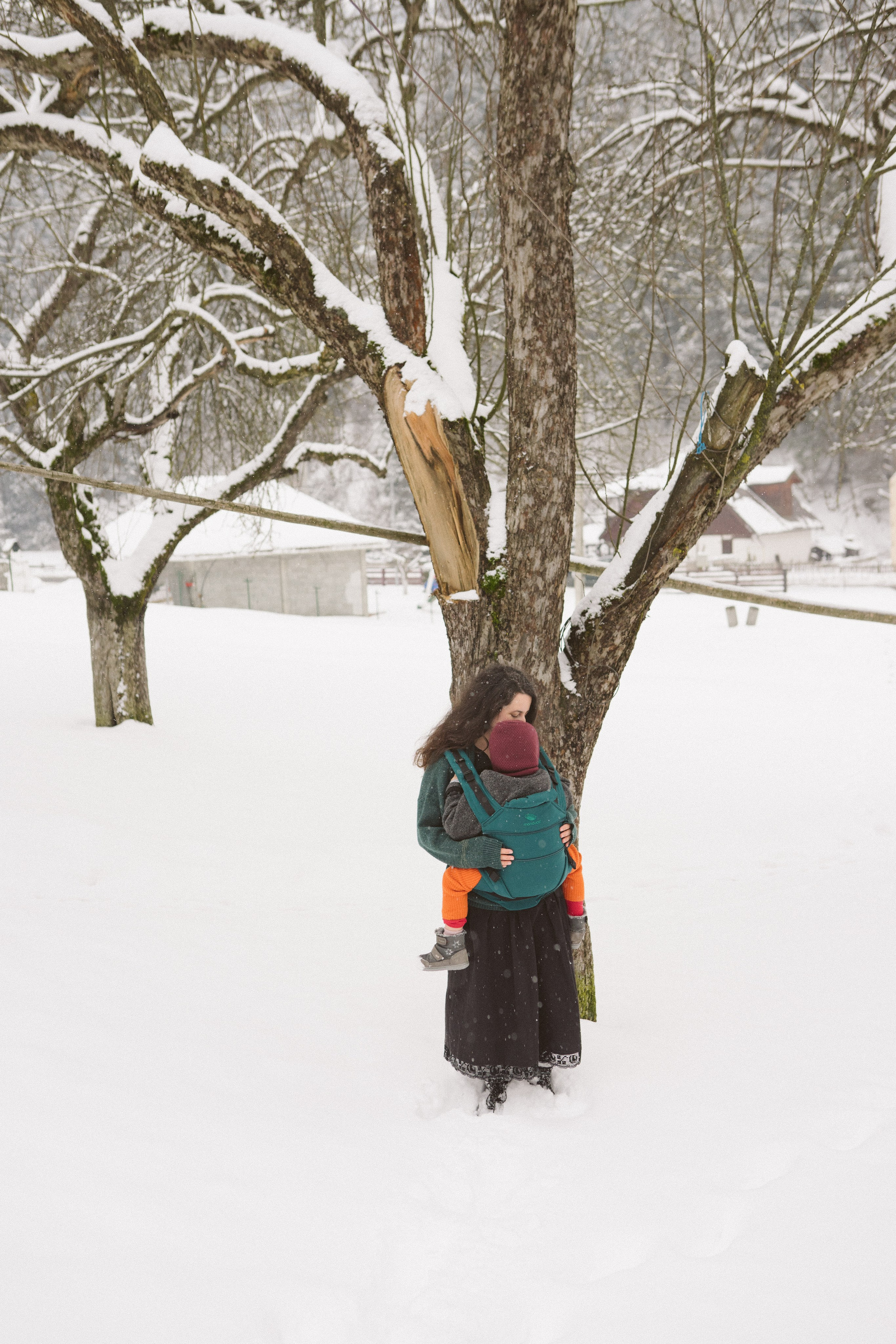 Review Manduca XT: Experiența mea de mamă | Mădălina Beda. Madalina Beda- Artist vizual, fotograf, doula la nastere, consultant babywearing Brasov si in toata tara