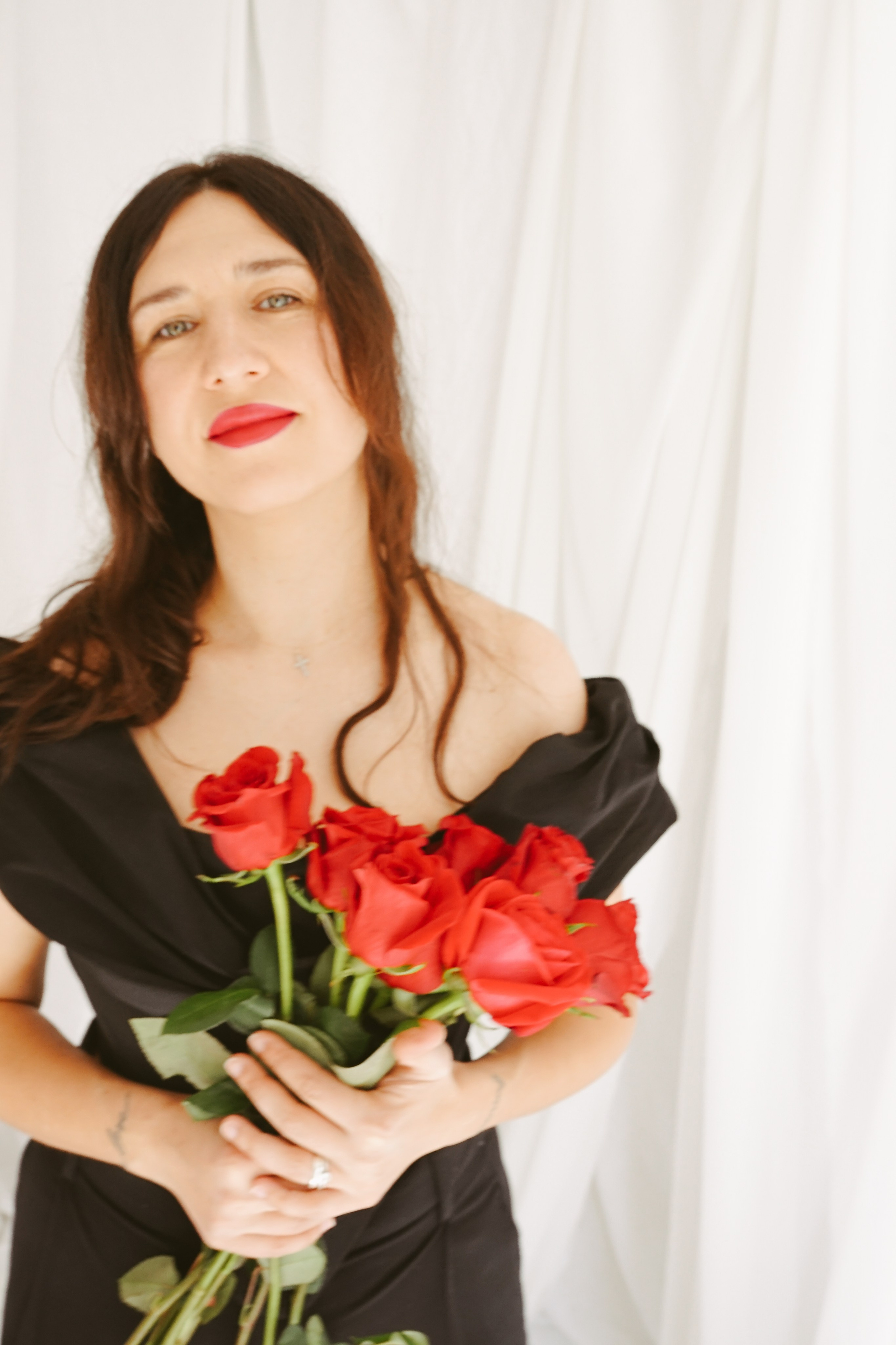 Fotografie de Portret Brașov | Artist Mădălina Beda. Madalina Beda- Artist vizual, fotograf, doula la nastere, consultant babywearing Brasov si in toata tara