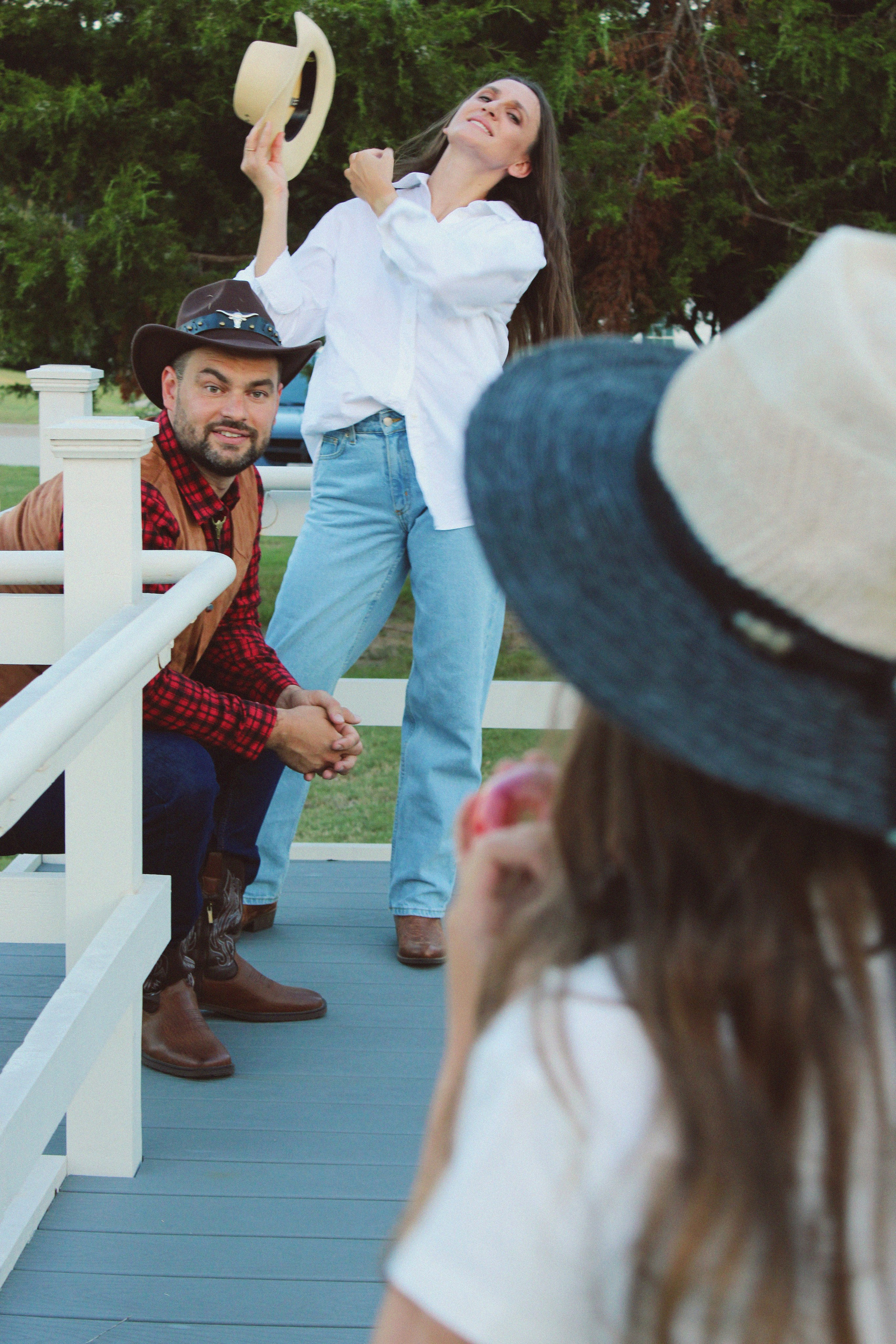 Texas Countryside Family Photoshoot in Cowboy Style. Lana Petrychenko — Portrait & Family Photographer. Valencia, Spain