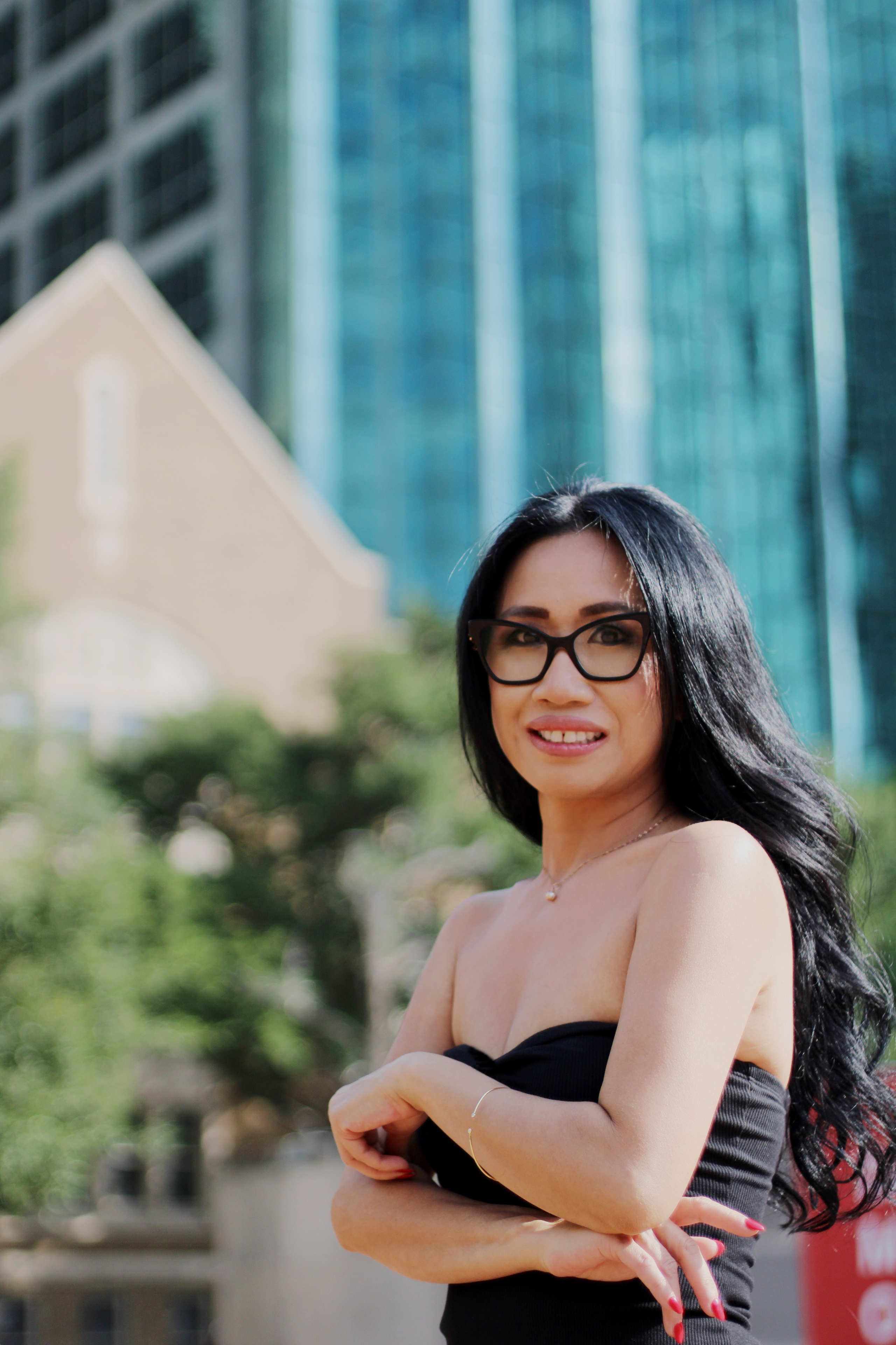 Women’s Lifestyle Indoor Photoshoot in Museum. Lana Petrychenko — Portrait & Family Photographer. Valencia, Spain