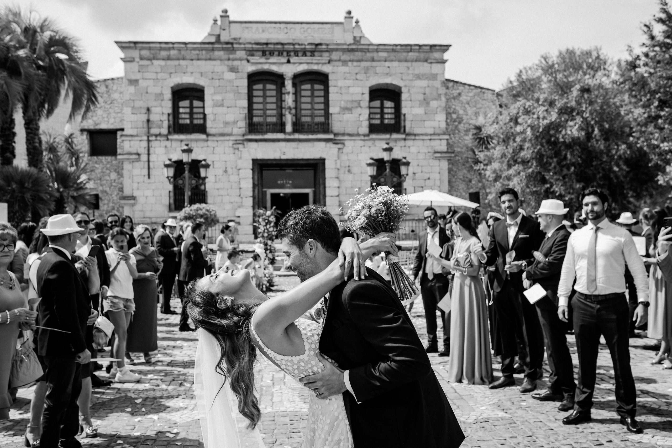 Boda en Bodegas Francisco Gómez Villena Inés y Alex - Ramoné Fotografía. Ramoné Fotografía · Fotógrafo de Bodas en Alicante, Murcia y Valencia | Reportaje Natural y Documental