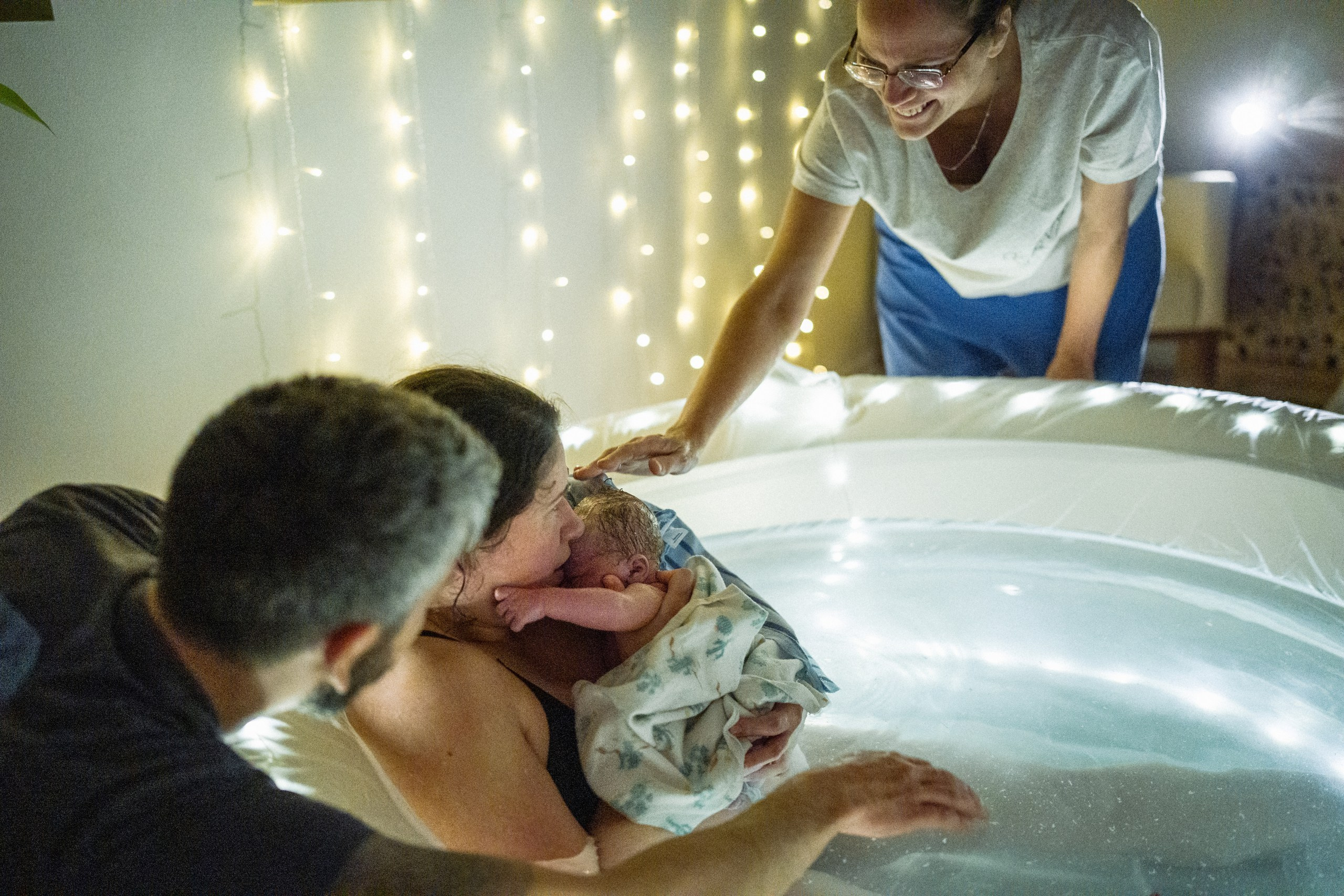 Home birth. Alisa Tant — Family and newborn photographer Bucks County, Montgomery county, Philadelphia, NJ