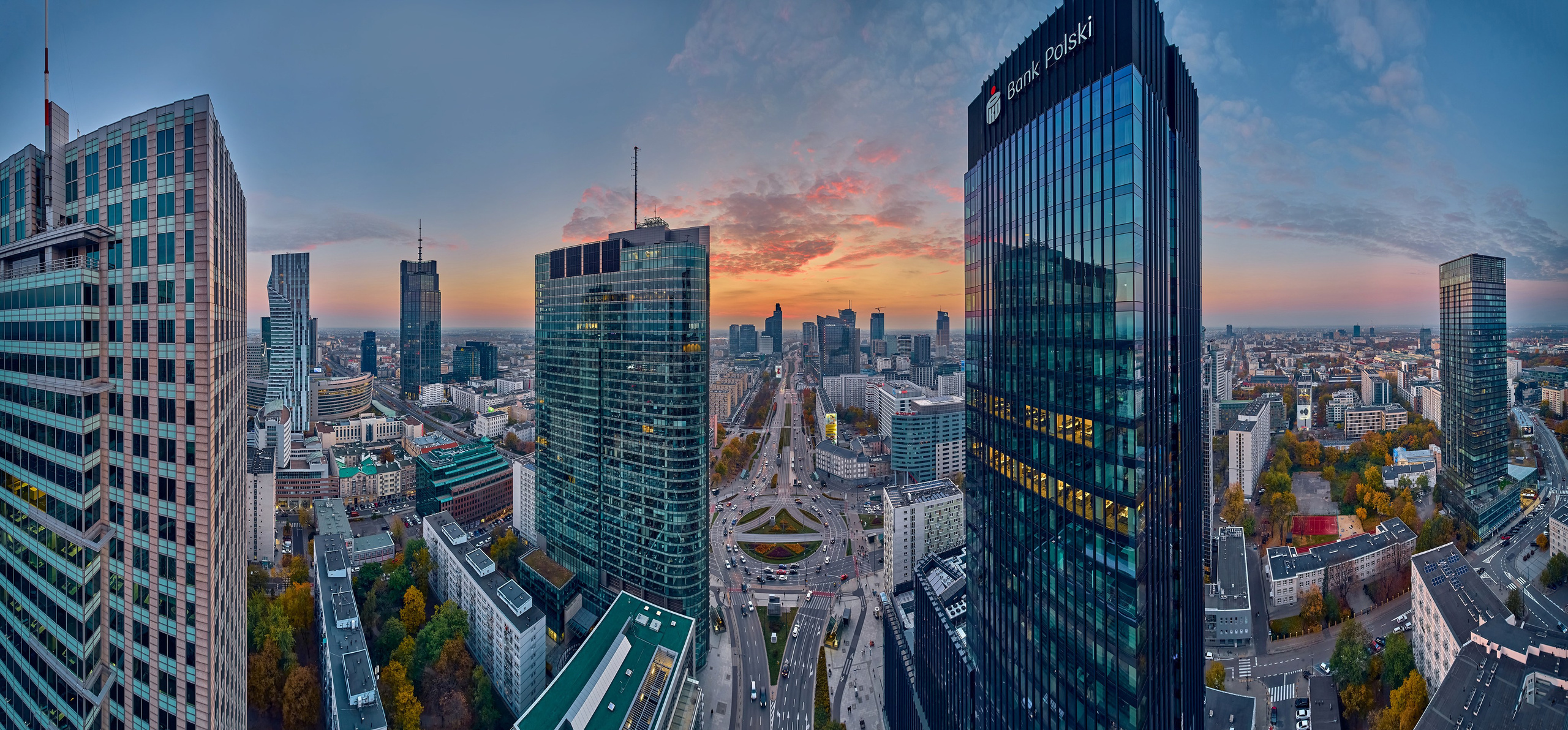 „Mam tak samo jak Ty…” - Warszawa z lotu ptaka. Andriej Szypilow — Photography & Videography