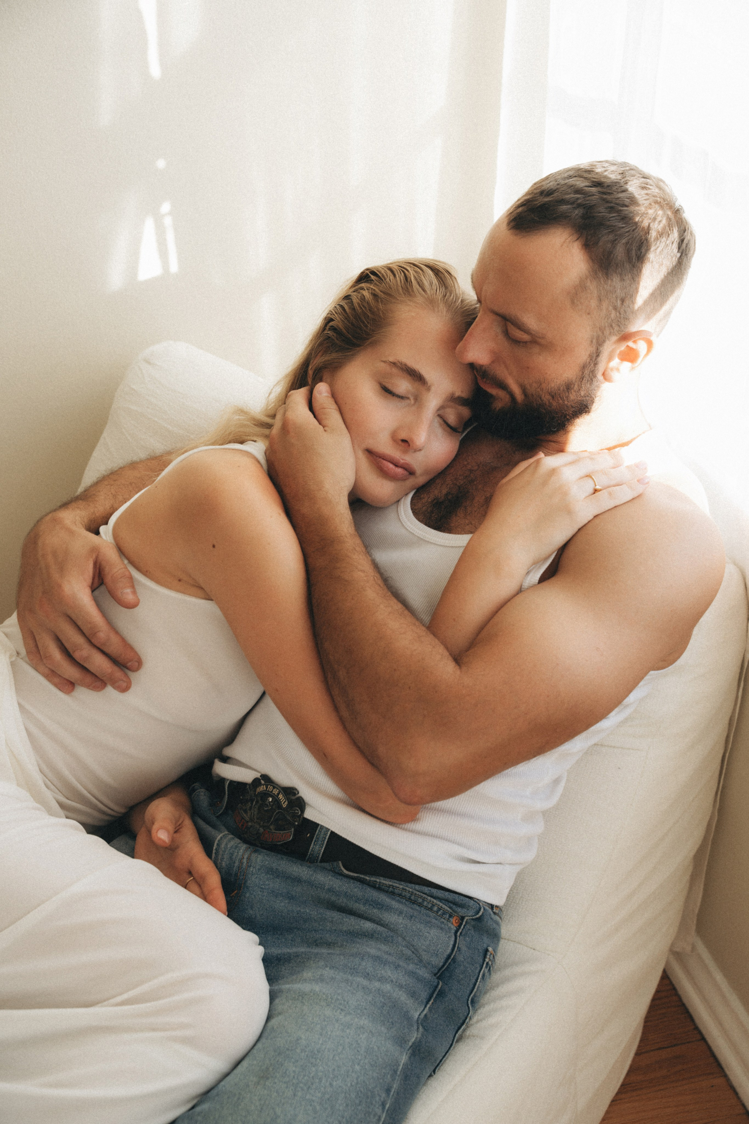 Love Story Photoshoot. Couples photoshoot.  Couples photoshoot at home. elopement photoshoot. Engagement Photoshoot. Santa Monica couples photographer. Los Angeles elopement photograoher