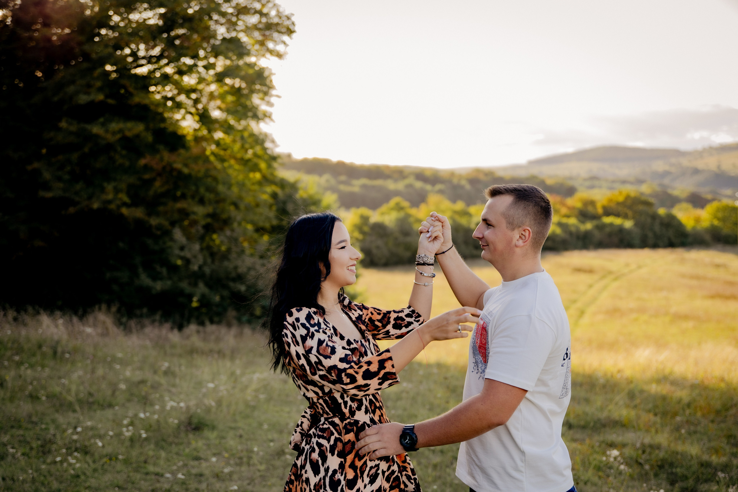 Sebi&Flavia. Fotograf de portrete și evenimente din Cluj-Napoca. Ședințe foto individuale, nunți, botezuri și aniversări în Cluj și județul Cluj