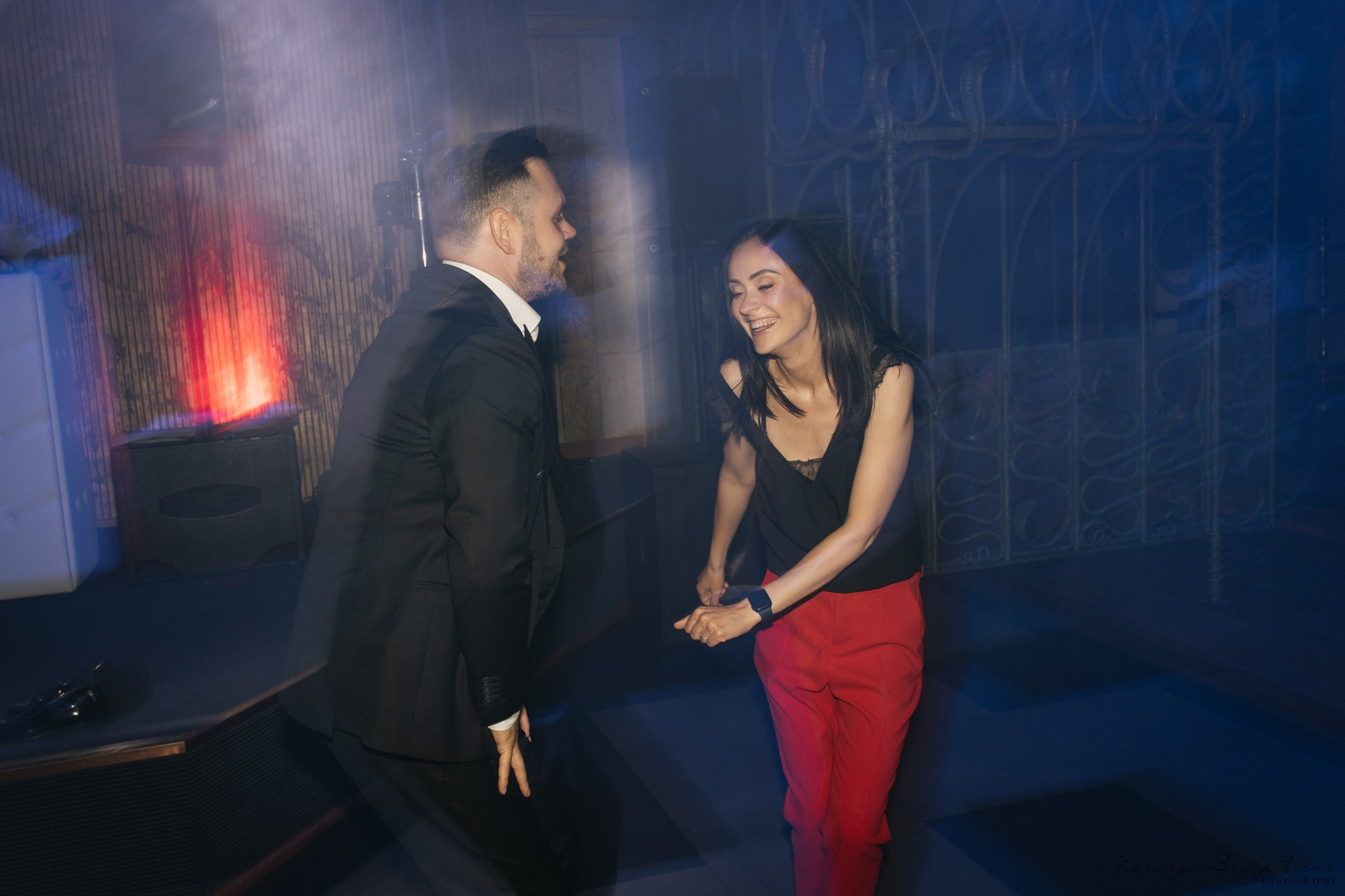 Vestuvinė fotosesija Kaune, Vienybės aikštėje, prie Lietuvos banko