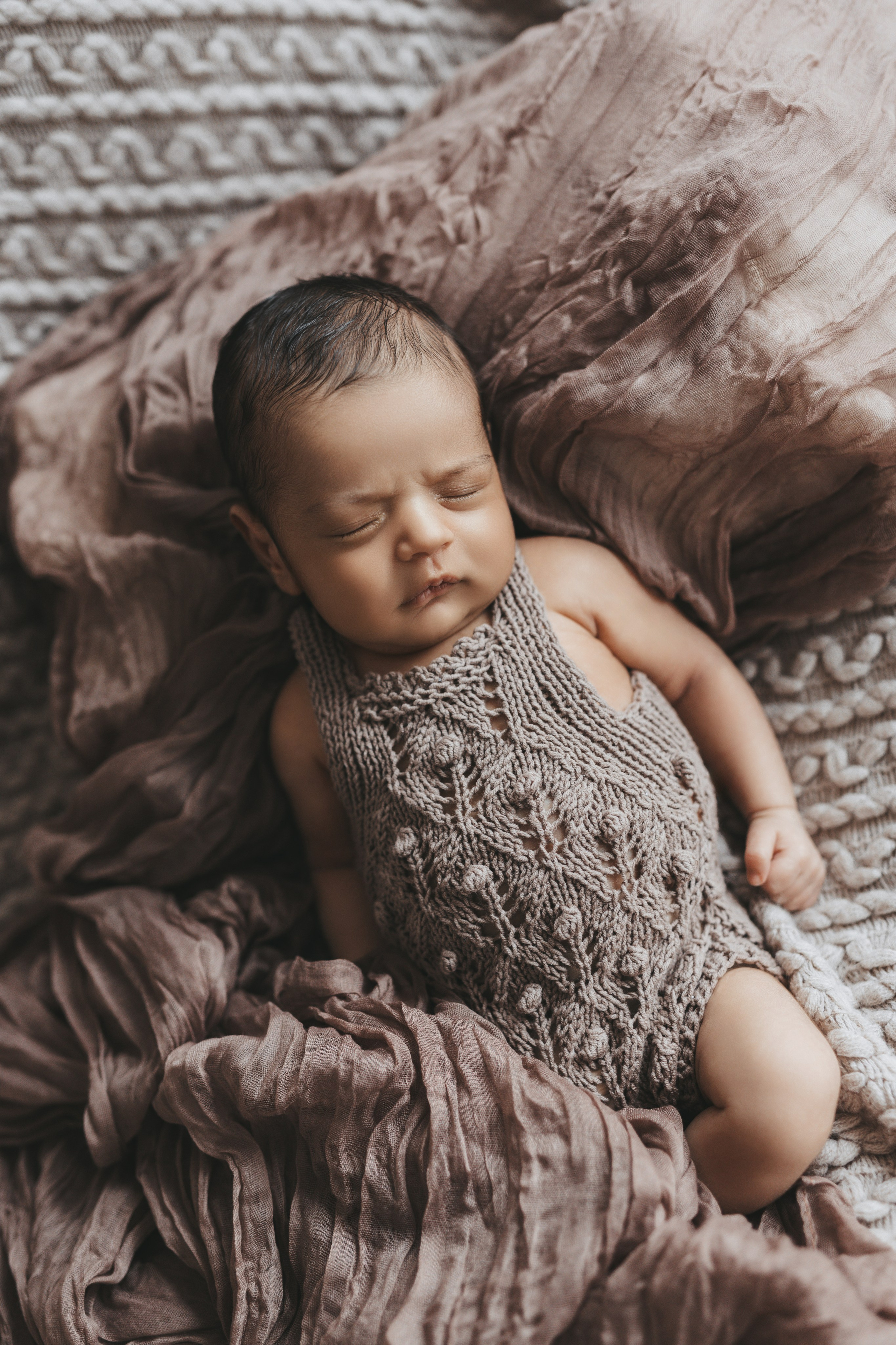 Newborn Natural. Newborn, kids, family photographer based near Zurich, Switzerland