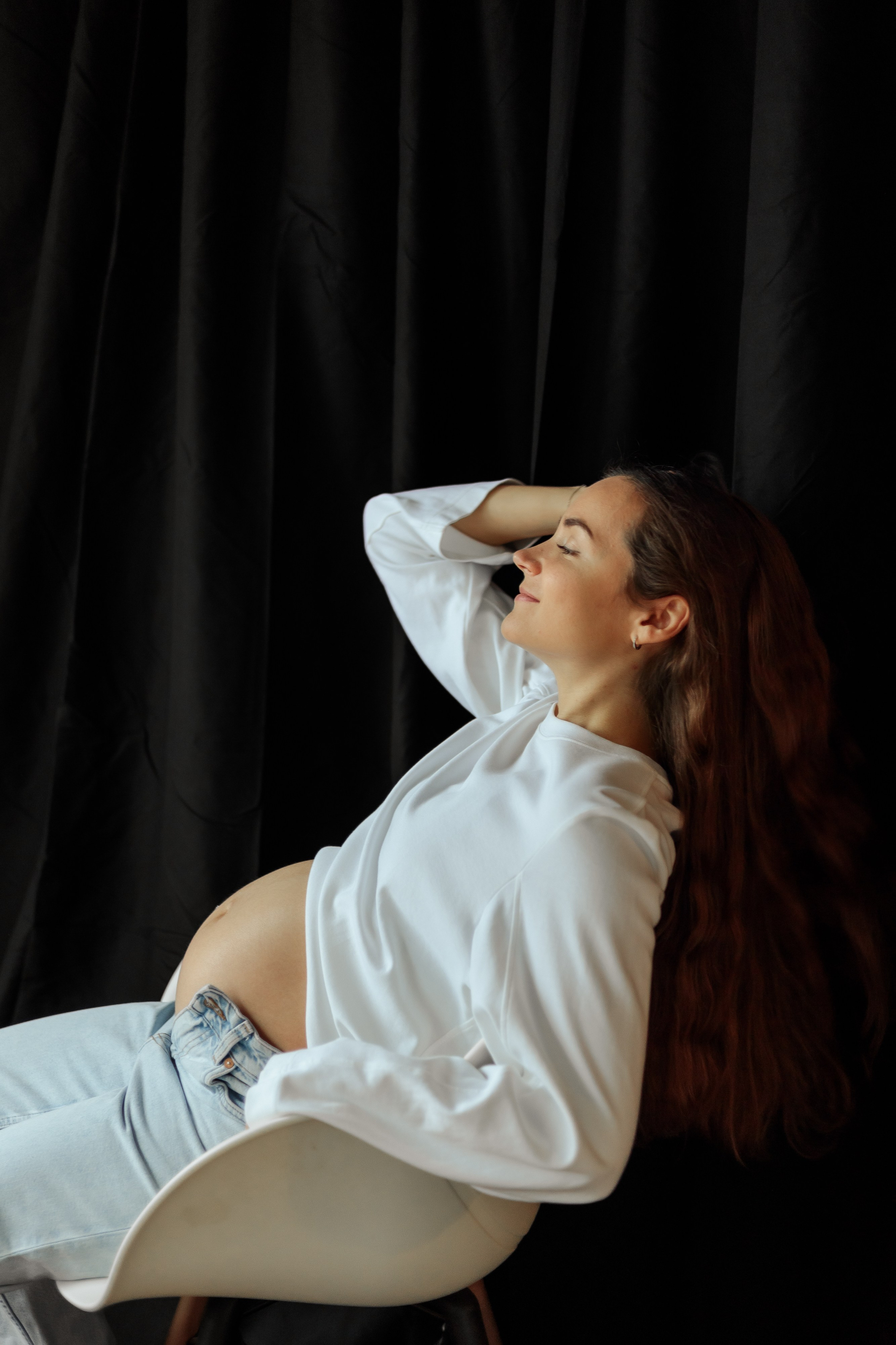 Pregnancy shooting at home. Elena Gorobets. Photographer in Zagreb