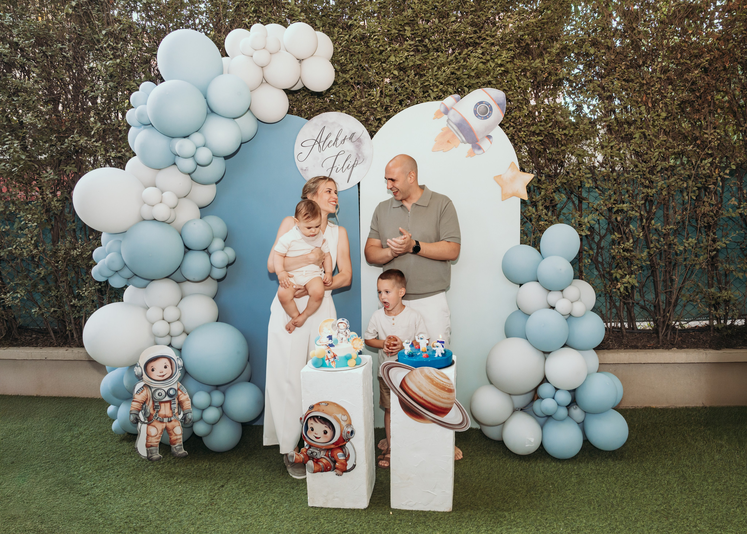 FOTOGRAFISANJE ROĐENDANA. DEČIJI FOTOGRAF BEOGRAD|NOVOGODISNJE FOTOGRAFISANJE|CAKE SMASH