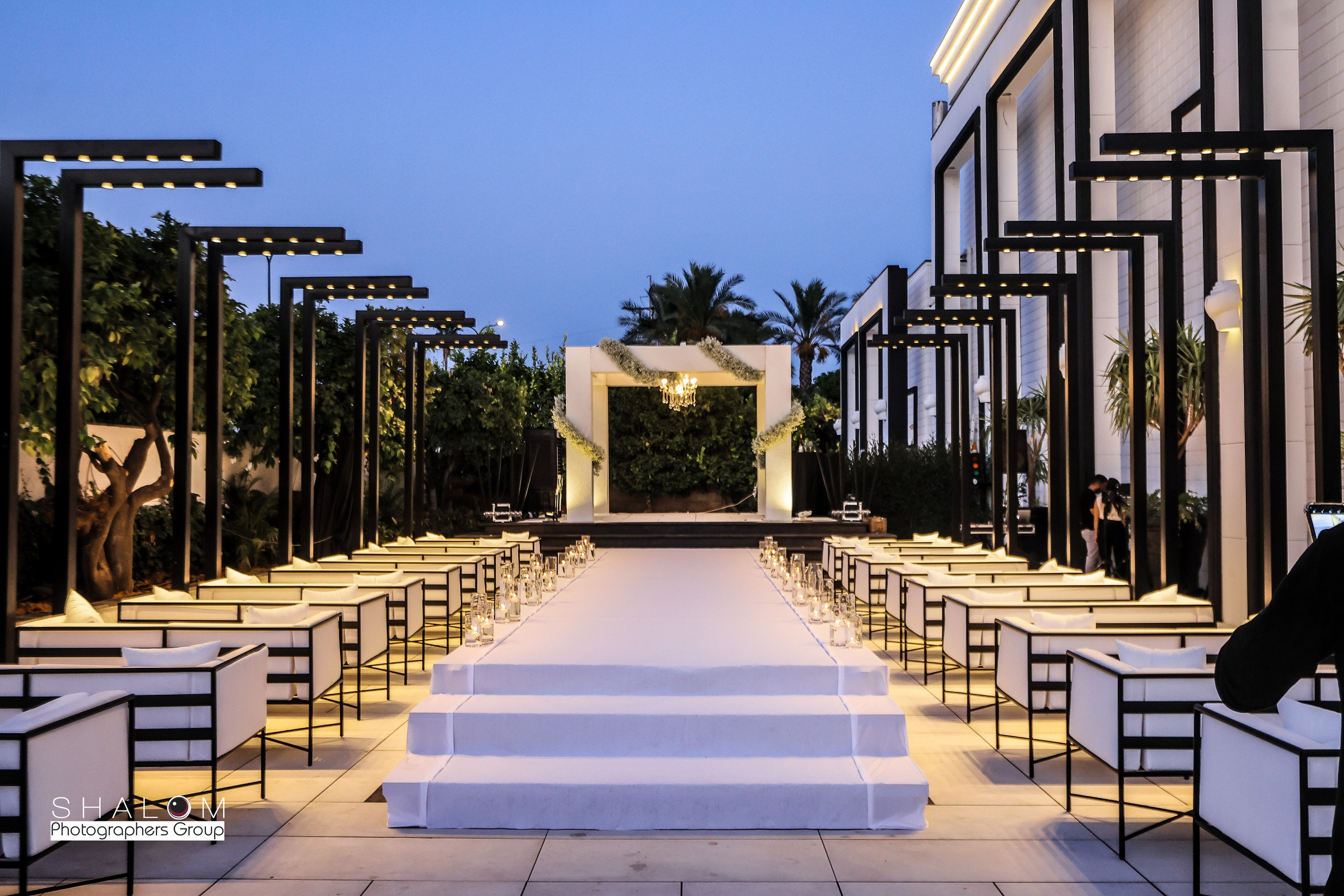 VIA / BASICO. Wedding and events photographers Studio Shalom