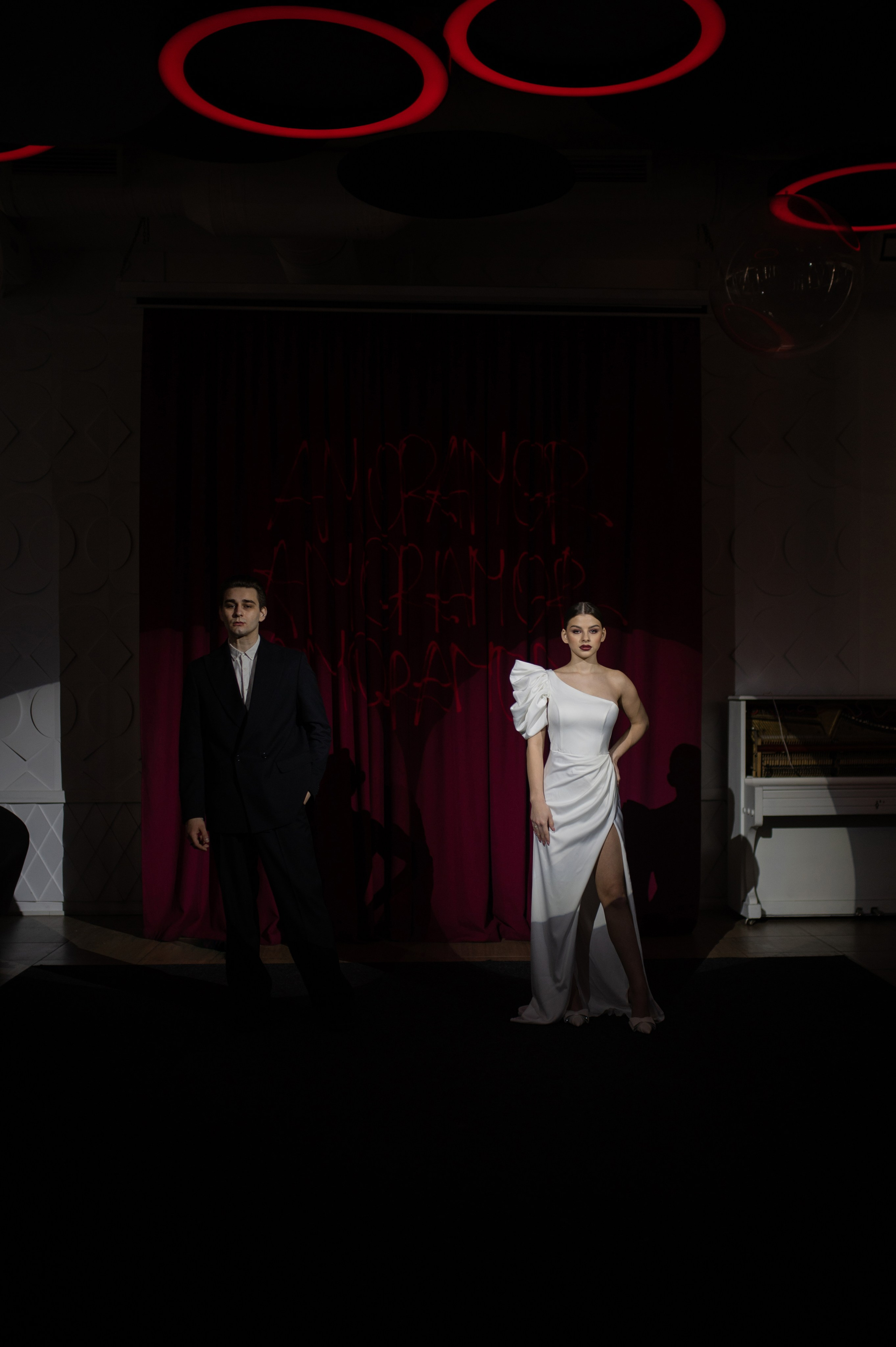 RED. Wedding and commercial photographer