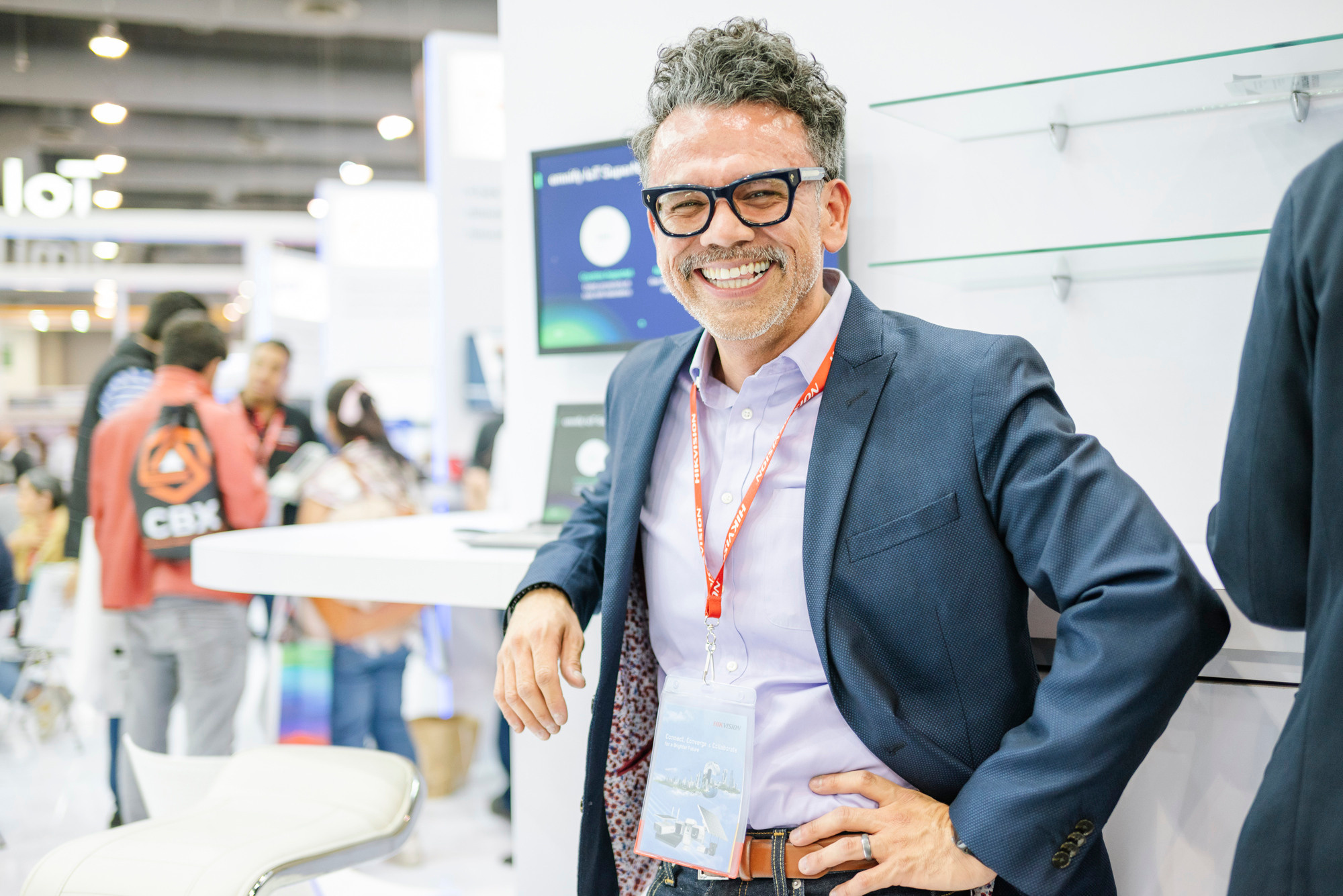 Panel de discusión en cumbre empresarial en Ciudad de México